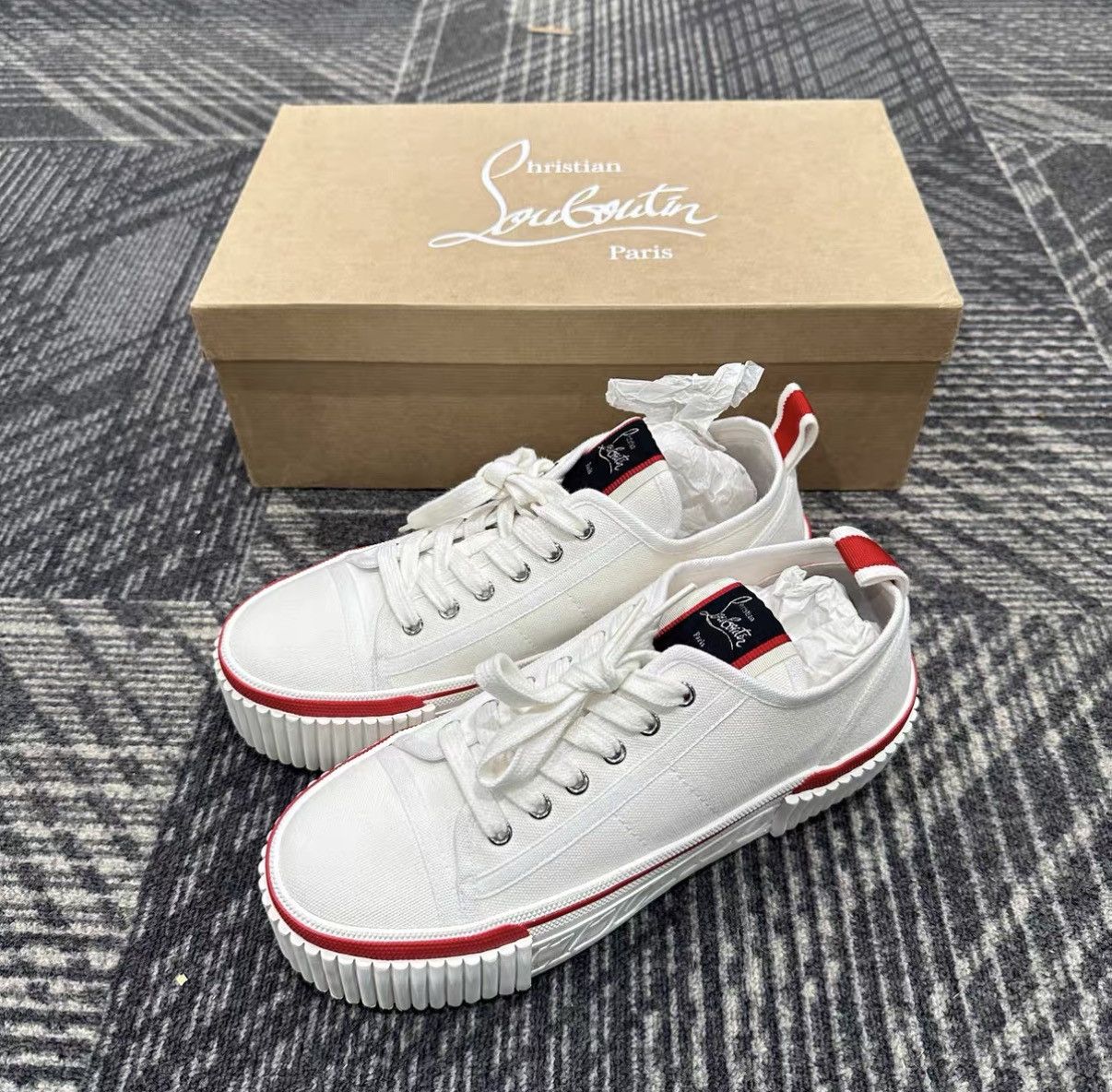 Christian Louboutin Christian Louboutin White Platform Canvas Sneakers J42 Size US 7 / EU 40 - 1 Thumbnail