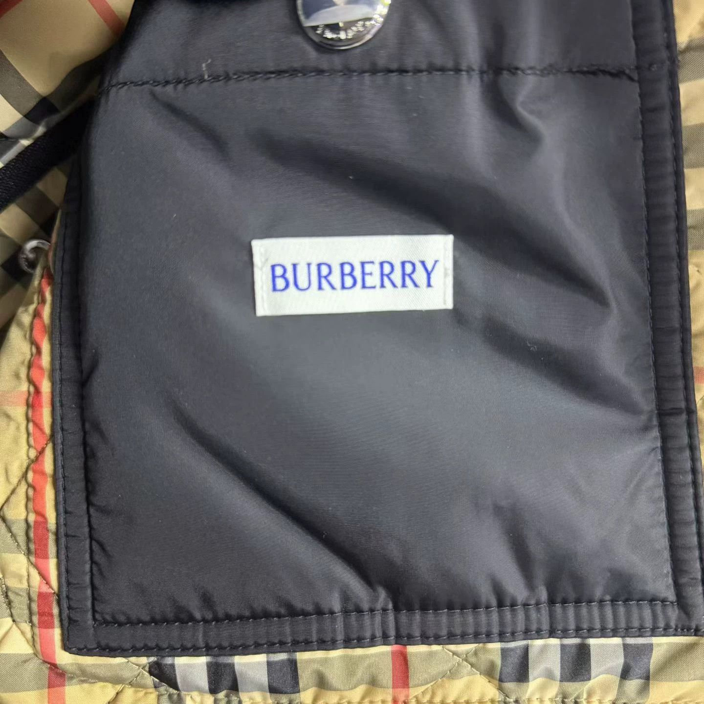 Burberry black diamond quilted jacket size M Size US M / EU 48-50 / 2 - 2 Thumbnail