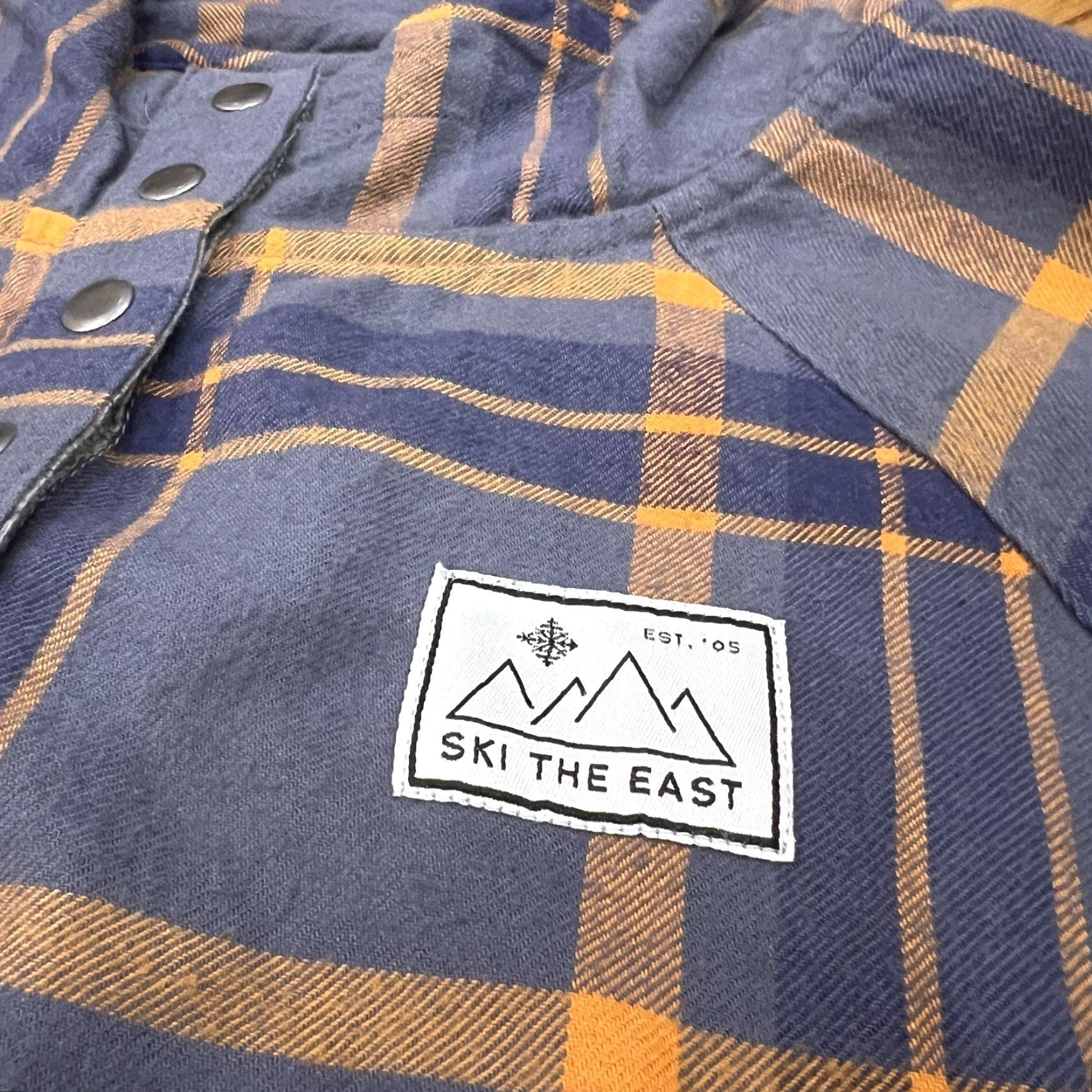 Vintage VINTAGE M & M Ski The East Flannel Hoodie Size Medium All Seasons Quilted Pullover Mens Size US M / EU 48-50 / 2 - 3 Thumbnail