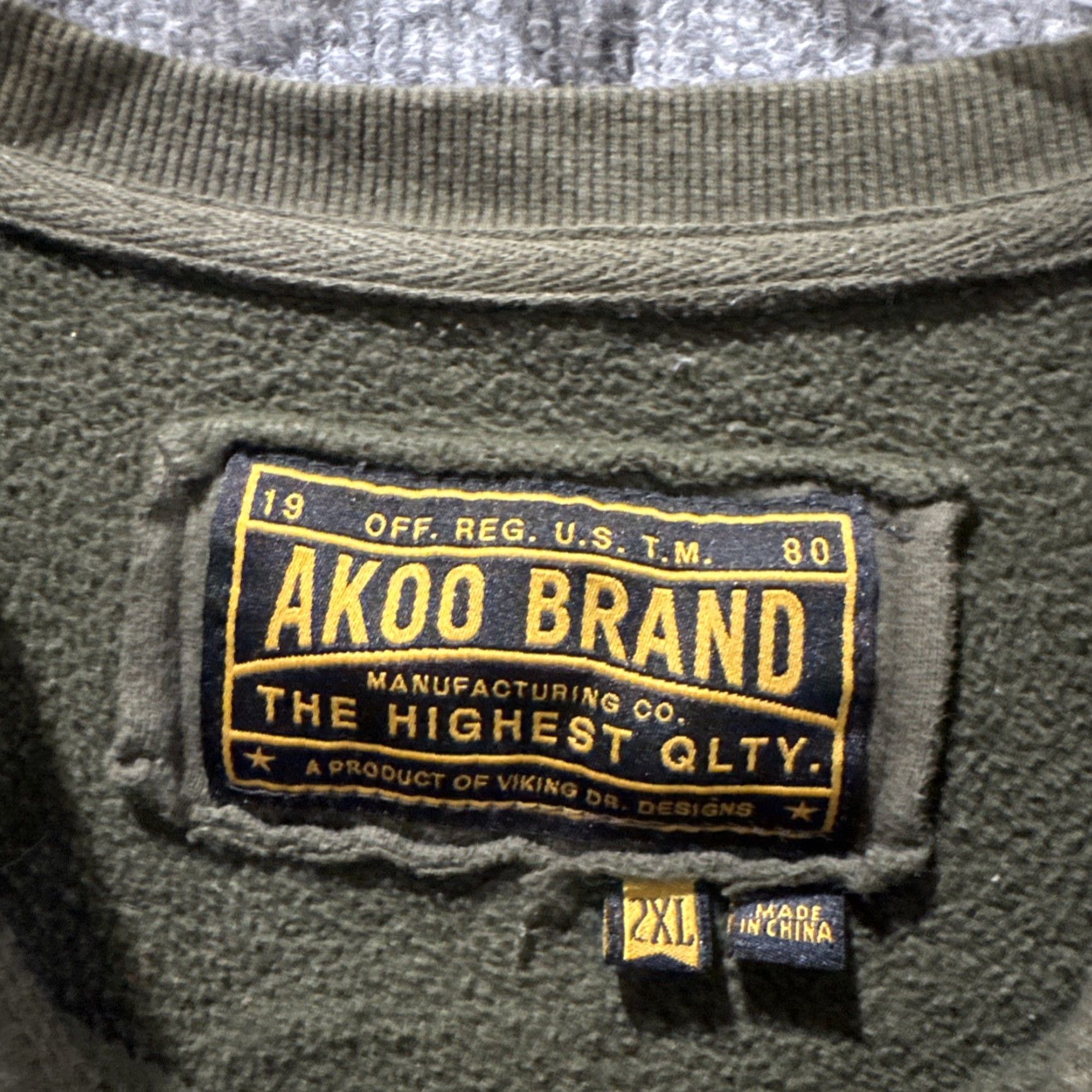 Vintage VINTAGE AKOO Sweatshirt Green Long Sleeve Crewneck 2XL Women Men’s Size 2XL Babes Sexy Babe Pullover Mens Womens Size XXL / US 16-18 / IT 52-54 - 4 Thumbnail