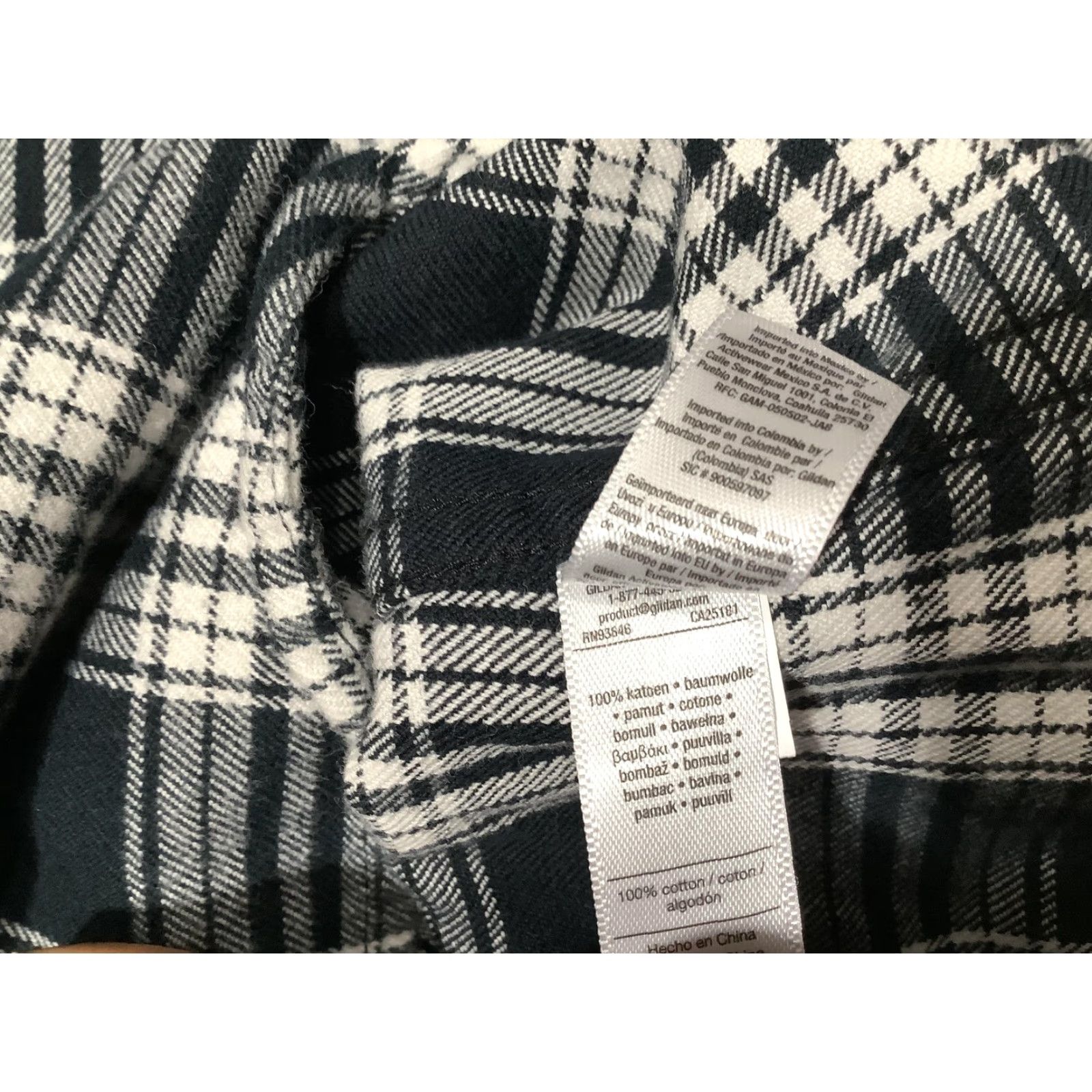American Apparel VINTAGE? No. American Apparel Shirt Mens Medium Black White Plaid Flannel Button Long Sleeve Size US M / EU 48-50 / 2 - 7 Thumbnail