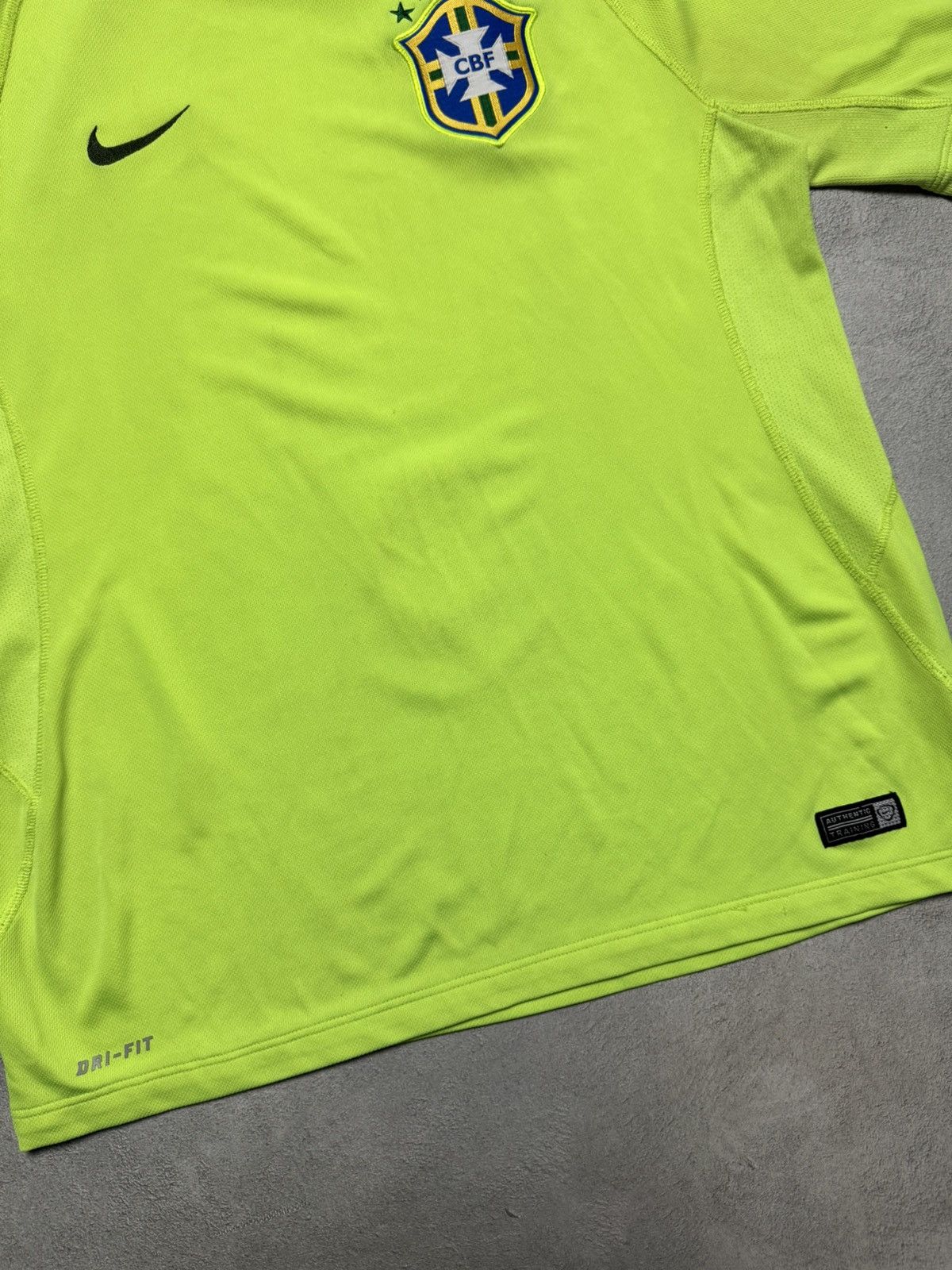 Nike Brazil 2013 2014 Football Shirt Soccer Jersey Nike Size US L / EU 52-54 / 3 - 4 Thumbnail