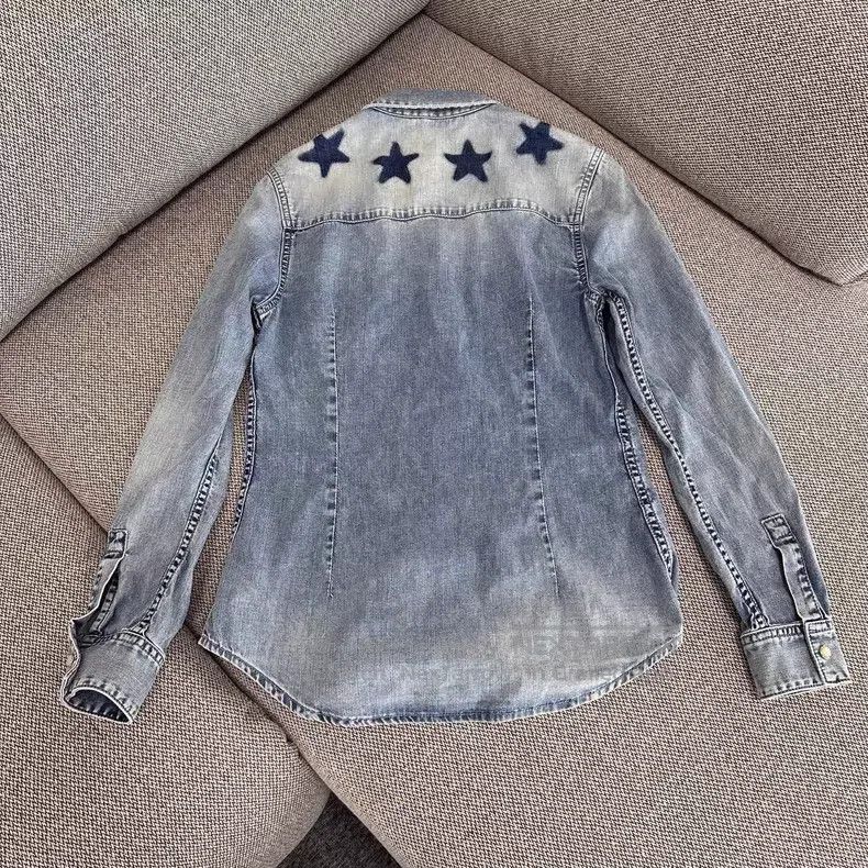 Givenchy Givenchy Pearl Buttoned Five-Star Denim Jacket Size XS / US 0-2 / IT 36-38 - 2 Thumbnail