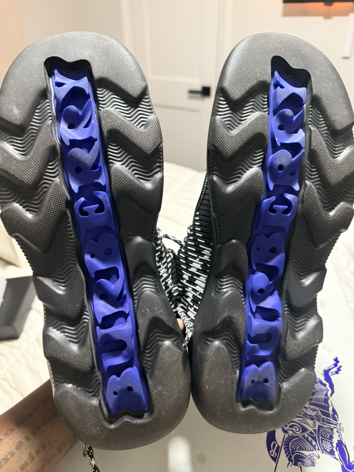 Burberry Men burberry buckw Size US 10 / EU 43 - 3 Thumbnail