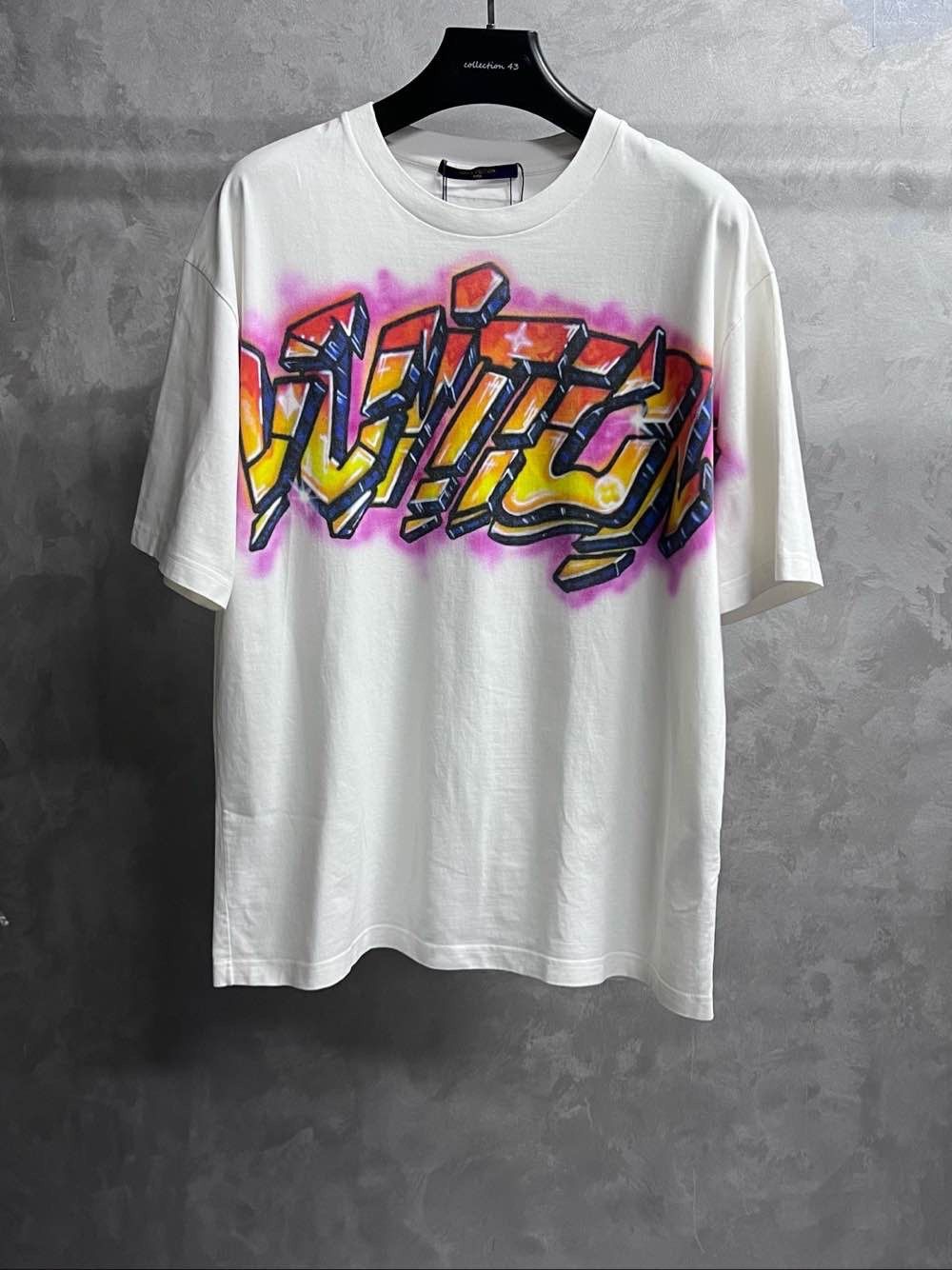 Louis Vuitton Louis Vuitton Graffiti Graphic T-Shirt Size XXL Size US XXL / EU 58 / 5 - 1 Thumbnail