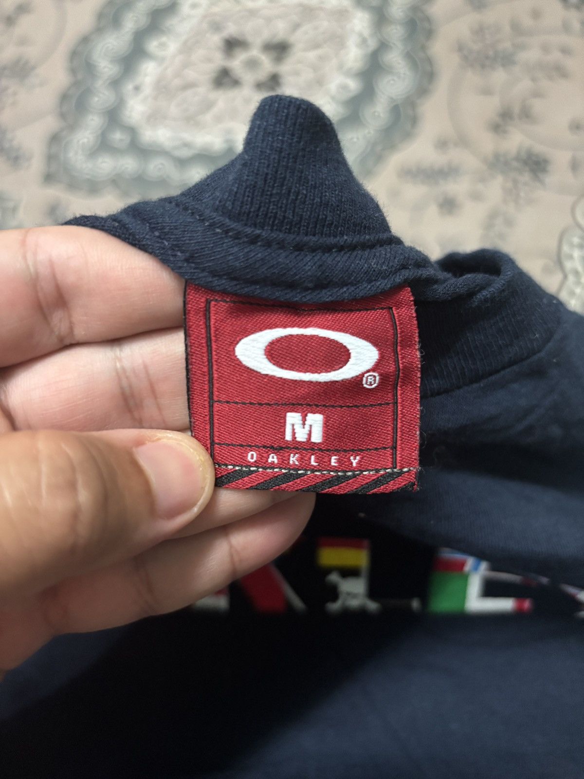 Oakley 💥RARE💥OAKLEY WORLD WIDE FLAG TSHIRT TEE🔥 Size US M / EU 48-50 / 2 - 8 Thumbnail