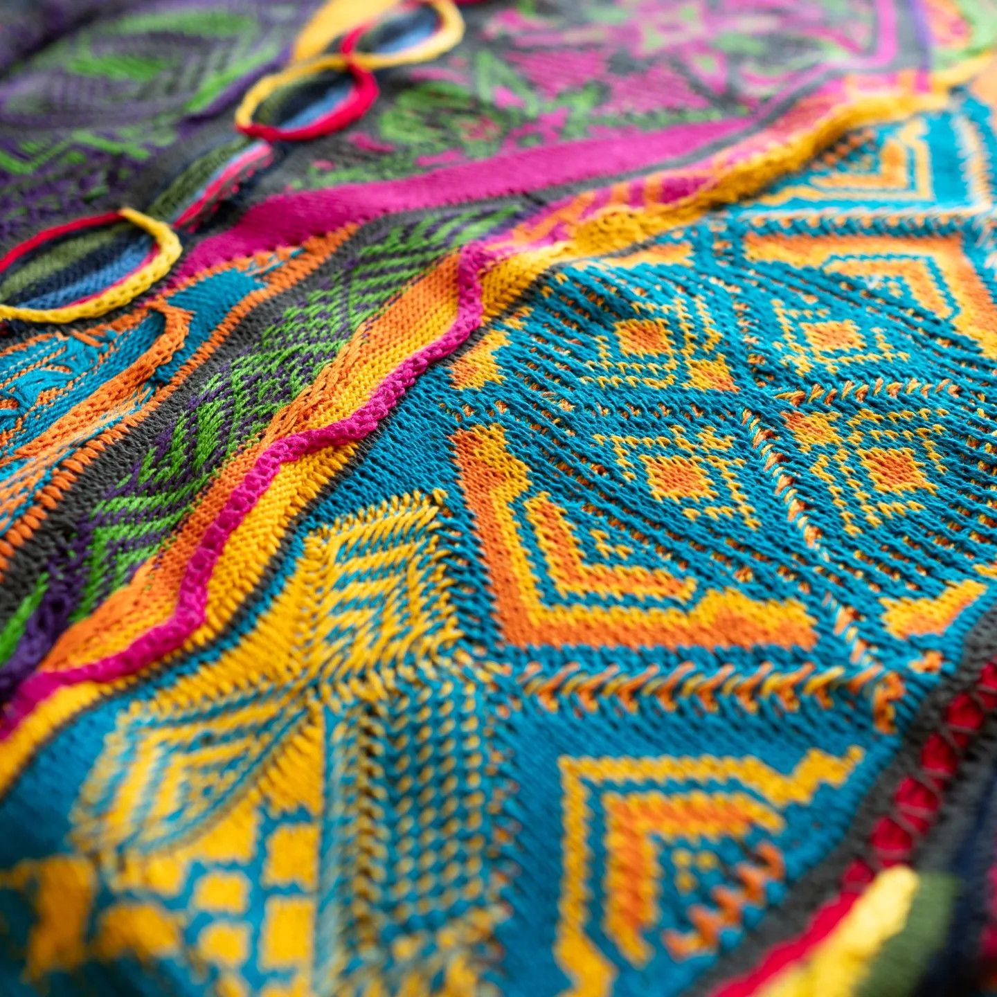 Coogi × Vintage Vintage 1990's COOGI Sweater size large RARE! Size US L / EU 52-54 / 3 - 3 Thumbnail