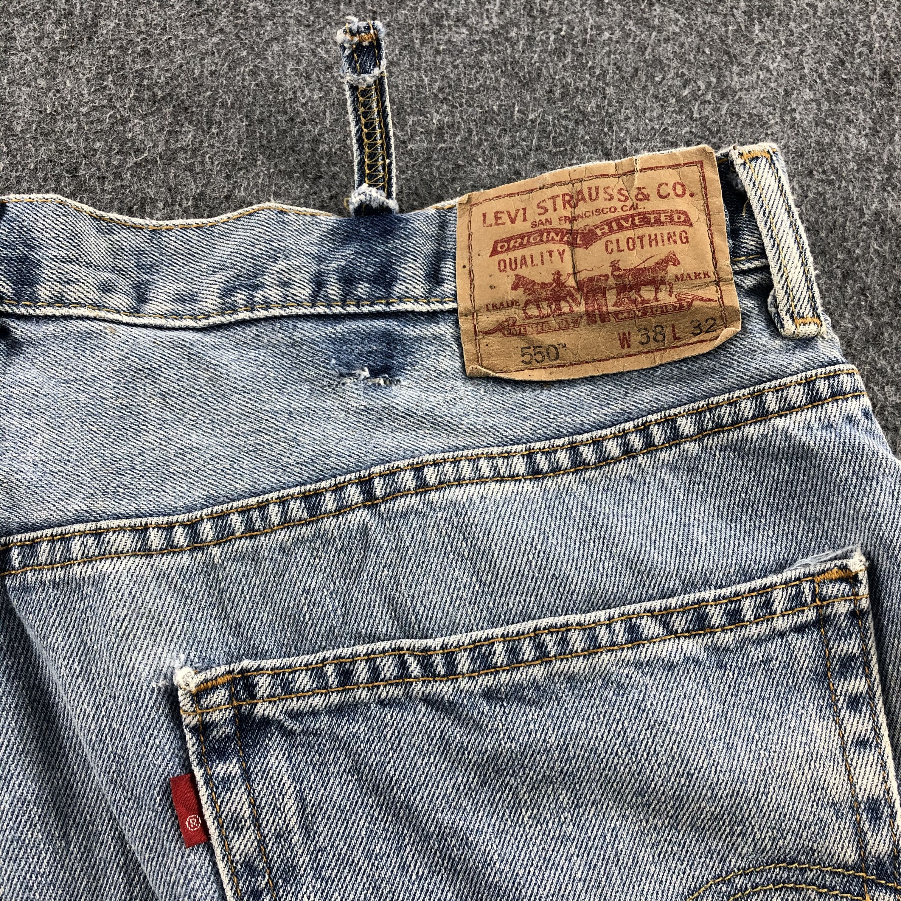 Levi's Vintage Light Wash Levis 550 Jeans- J1358 Size US 39 - 5 Thumbnail