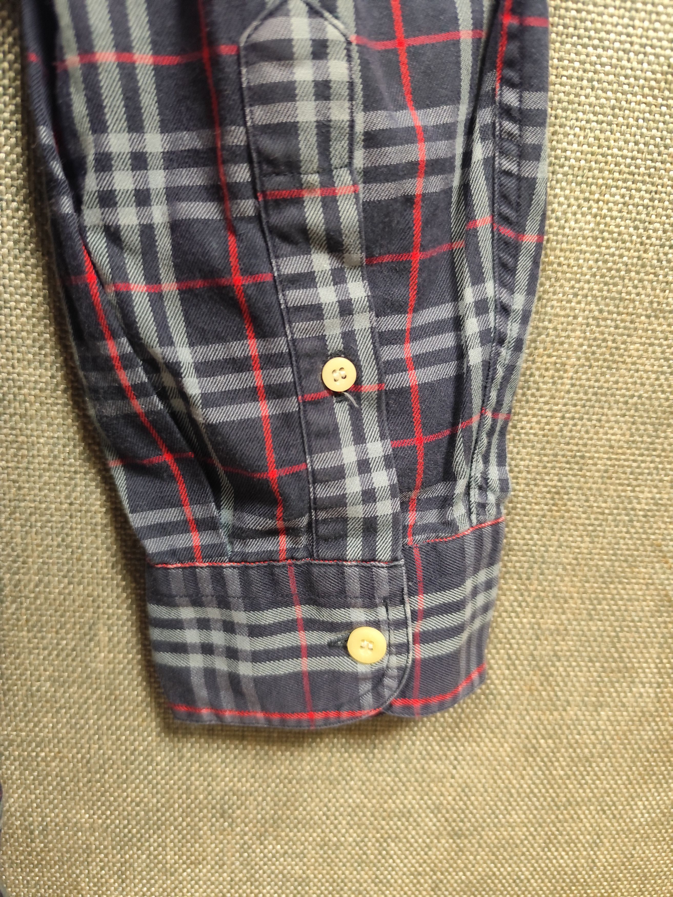 Burberry vintage burberry nova check button ups Size US M / EU 48-50 / 2 - 3 Thumbnail