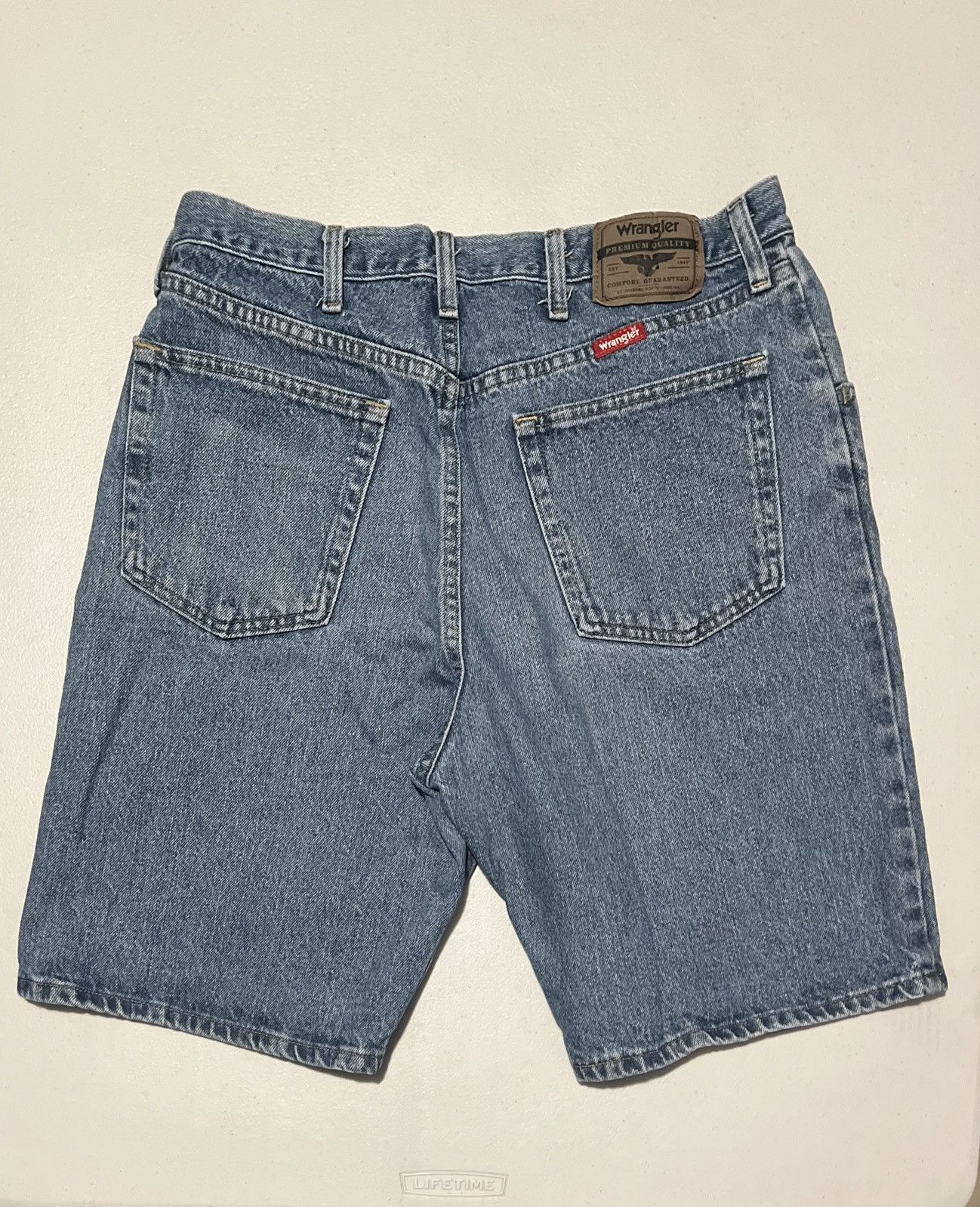 Wrangler Wrangler Men’s Relaxed Fit Denim Shorts Size US 34 / EU 50 - 2 Thumbnail