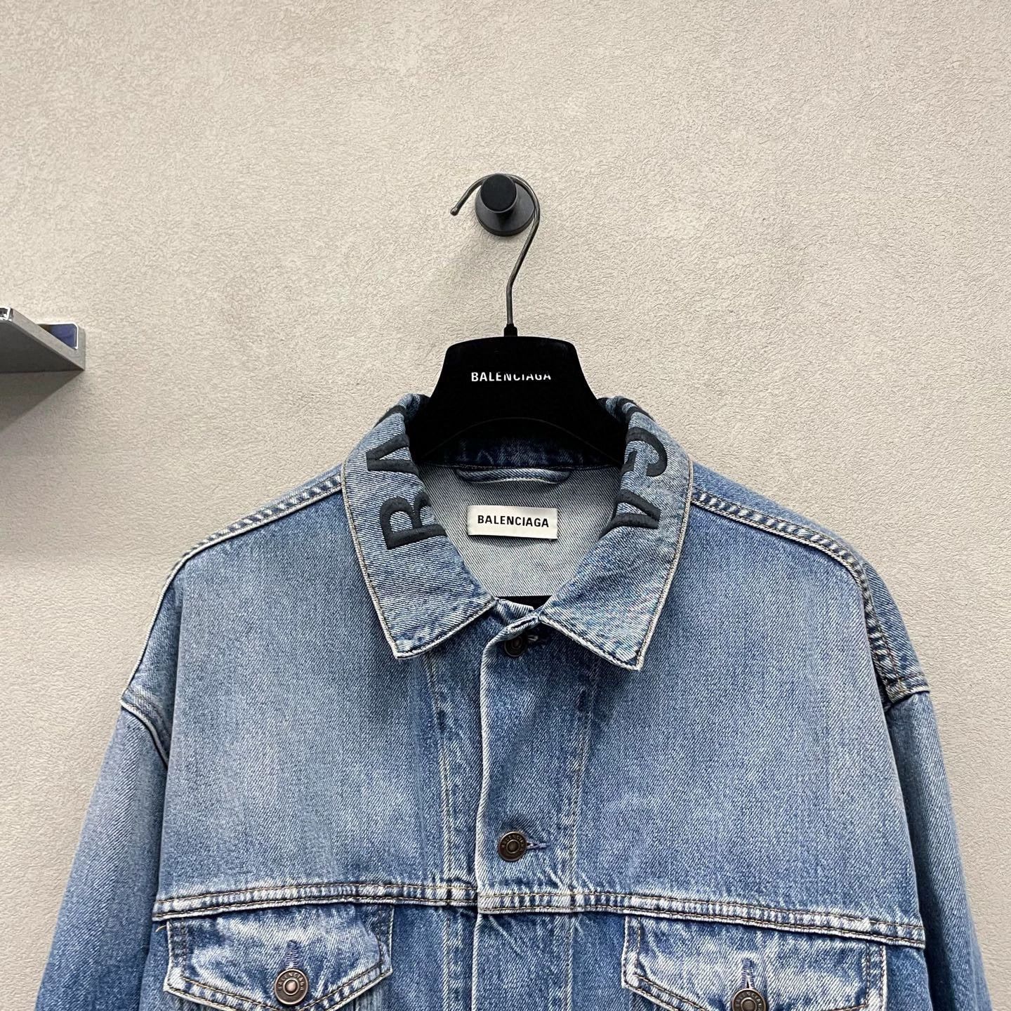 Balenciaga balenciaga blue denim jacket with distressed hem Size US XS / EU 42 / 0 - 4 Thumbnail