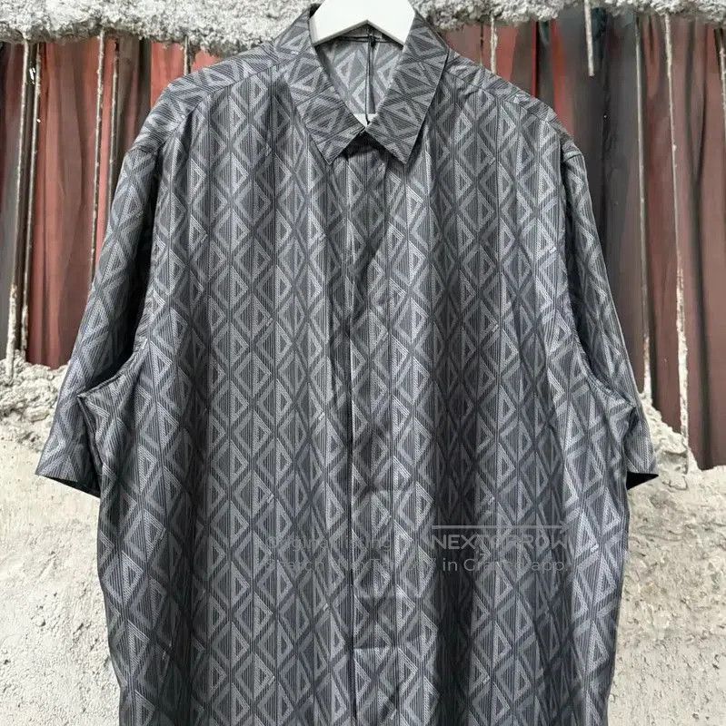 Dior Dior Gray Silk Short Sleeve Shirt . Size US M / EU 48-50 / 2 - 4 Thumbnail
