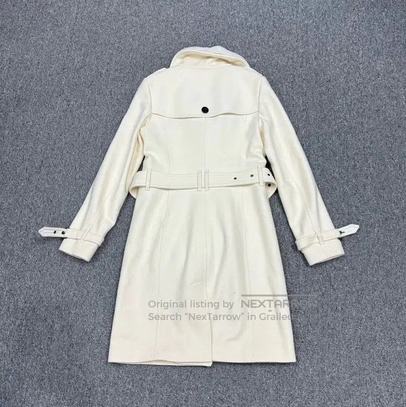 Burberry Burberry Cream Leather Women's Coat. Size S / US 4 / IT 40 - 2 Thumbnail