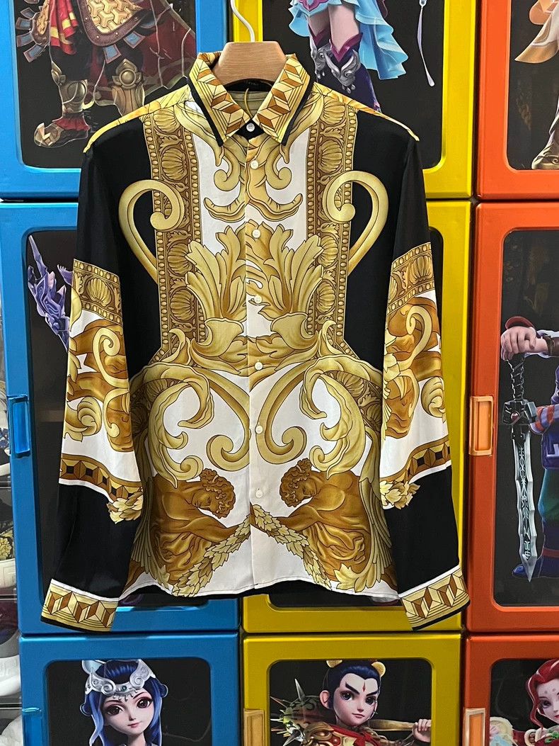 Versace Versace Printed shirts Size US XL / EU 56 / 4 - 1 Thumbnail