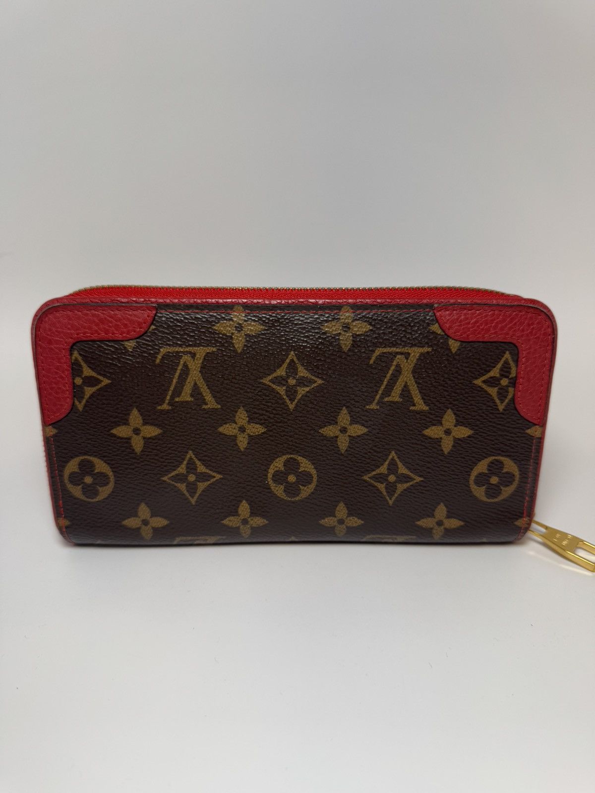 Louis Vuitton Louis Vuitton Retiro Zippy Wallet in Cerise Red Monogram Size ONE SIZE - 2 Thumbnail