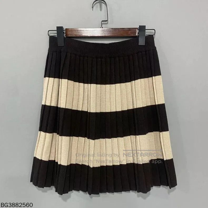 Max Mara MaxMara Striped Casual Mini Skirt. Size 24" / US 00 / IT 34 - 2 Thumbnail