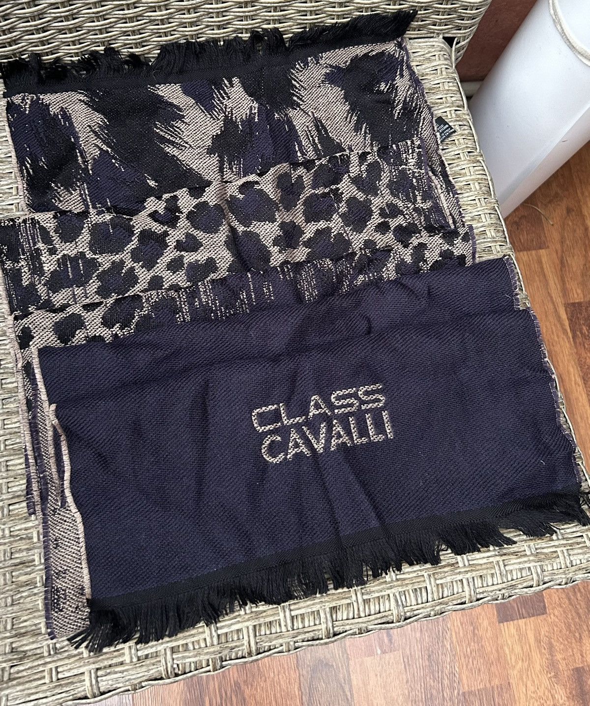 Cavalli Class × Roberto Cavalli × Vintage Class Roberto Cavalli Leopard Wool Scarf Made In Italy Size ONE SIZE - 1 Thumbnail