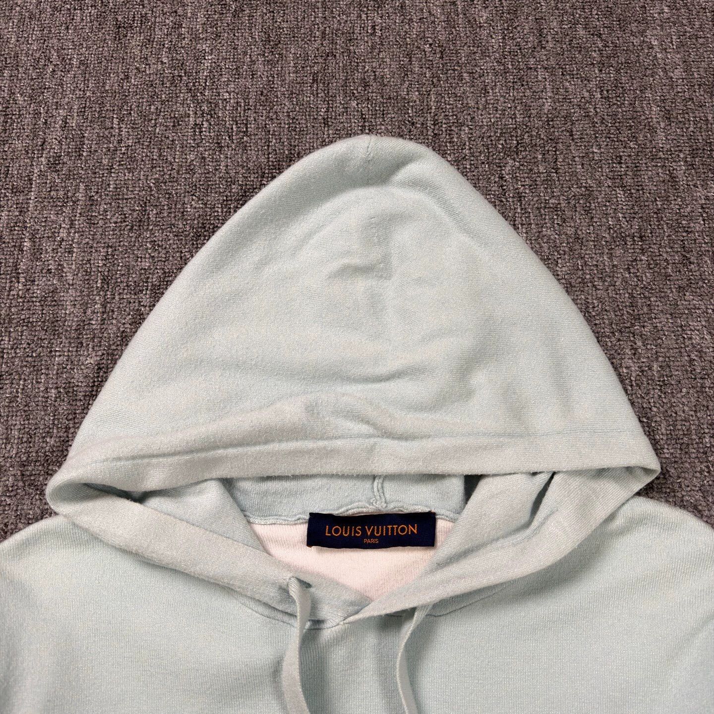 Louis Vuitton LV Fall blue gradient allover print hoodie M 99NWT Size US M / EU 48-50 / 2 - 3 Thumbnail