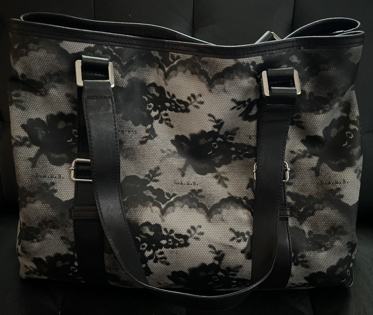 L.A.M.B. Gwen Stefani L.A.M.B. Rose Lace Large Tote Bag Size ONE SIZE - 7 Thumbnail