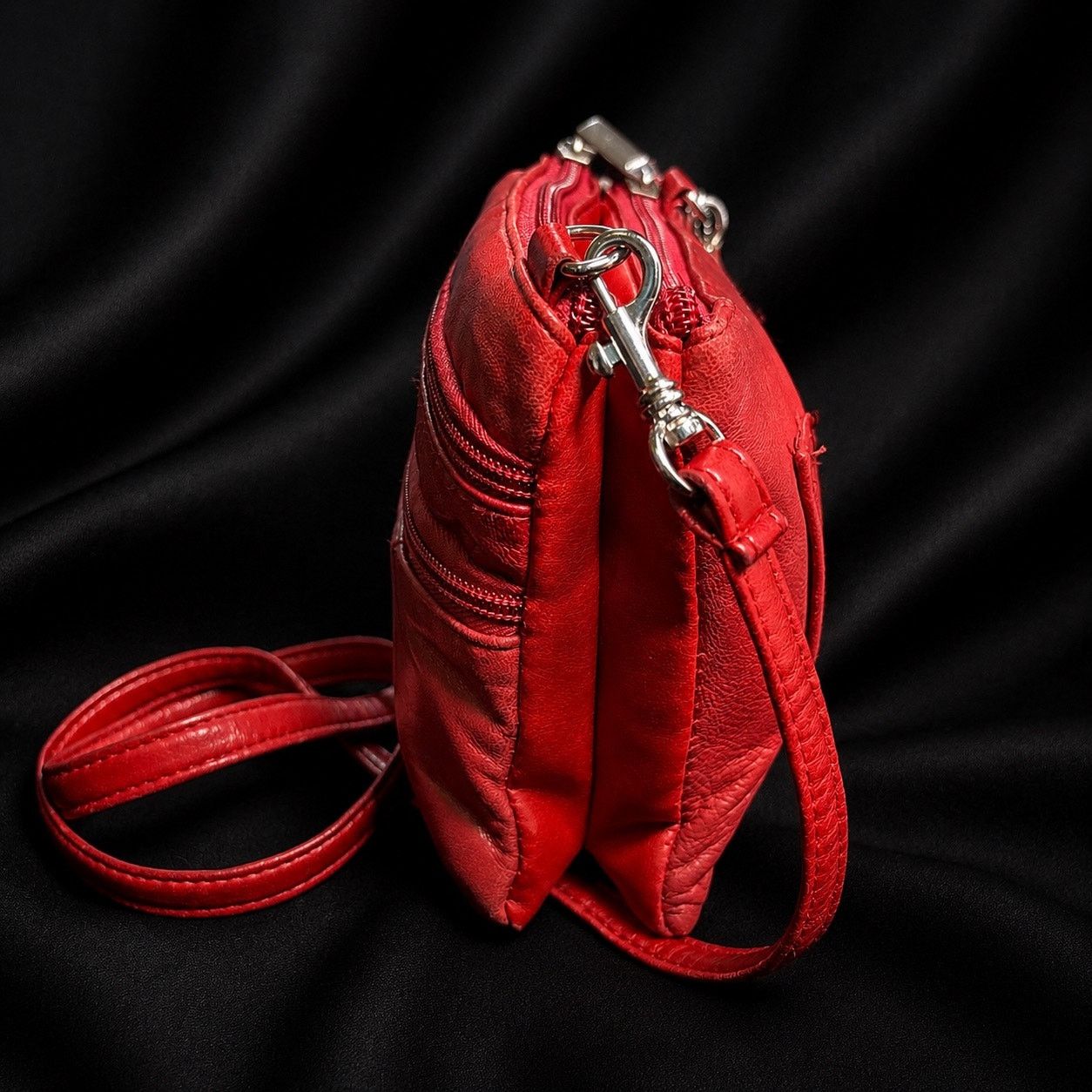 Other Red & Silver Purse Size ONE SIZE - 3 Thumbnail