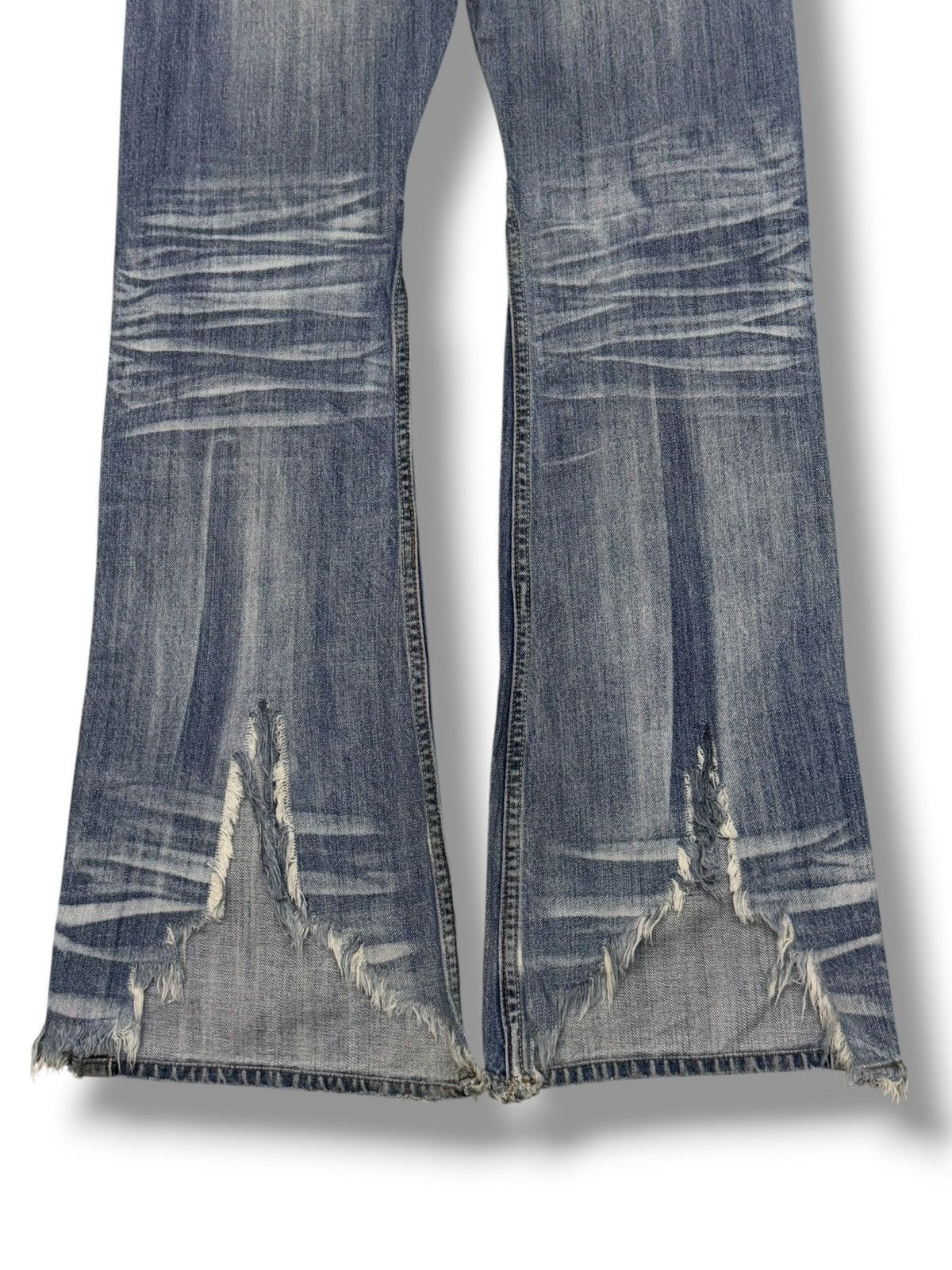 Japanese Brand Vintage Root Three Y2K Japanese-style Distressed Denim | W30 Size 30" / US 8 / IT 44 - 7 Thumbnail