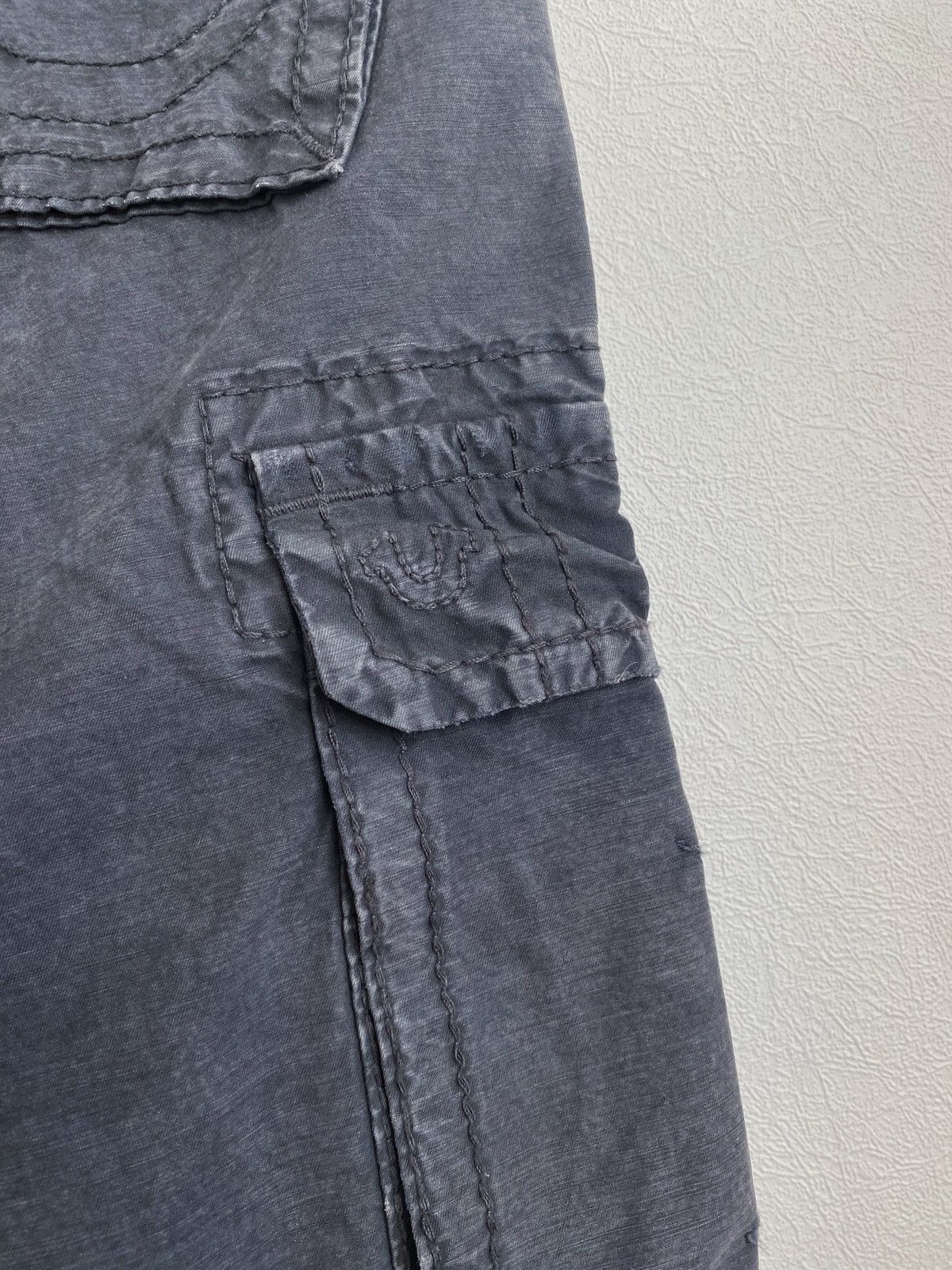 True Religion True Religion ISAAC Cargo Tonal Shorts Size 29 Size US 29 - 18 Thumbnail