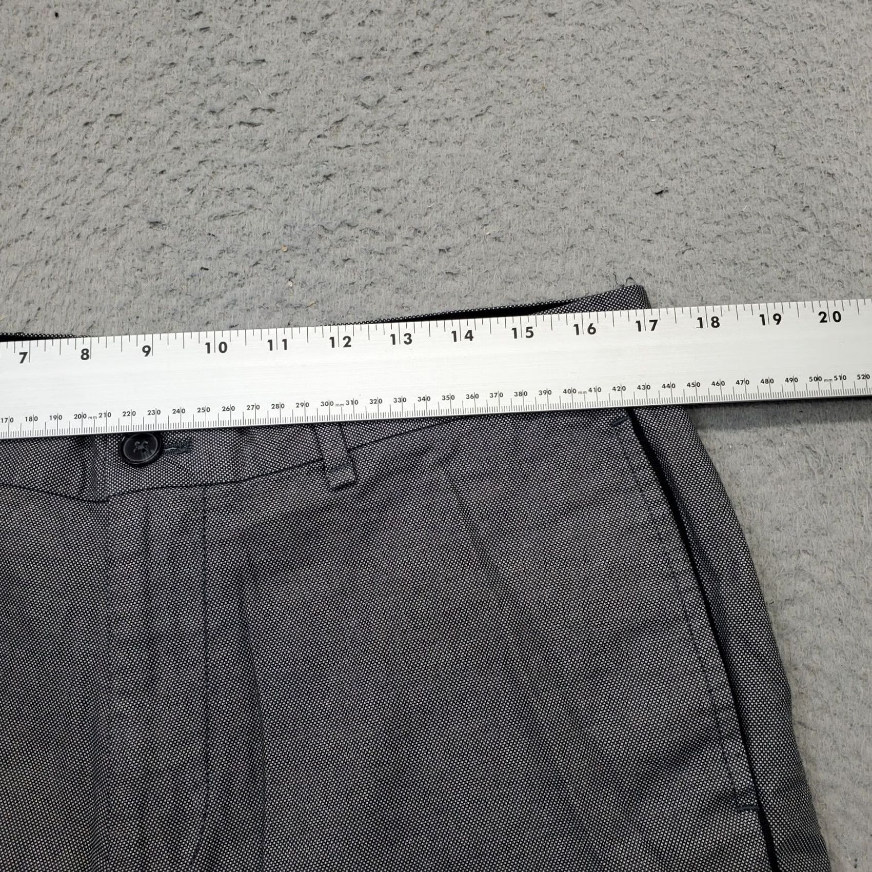 Calvin Klein Calvin Klein Mens Chino Shorts 34 Gray Polka Dot Slash Pocket Shirtless? Size US 34 / EU 50 - 5 Thumbnail