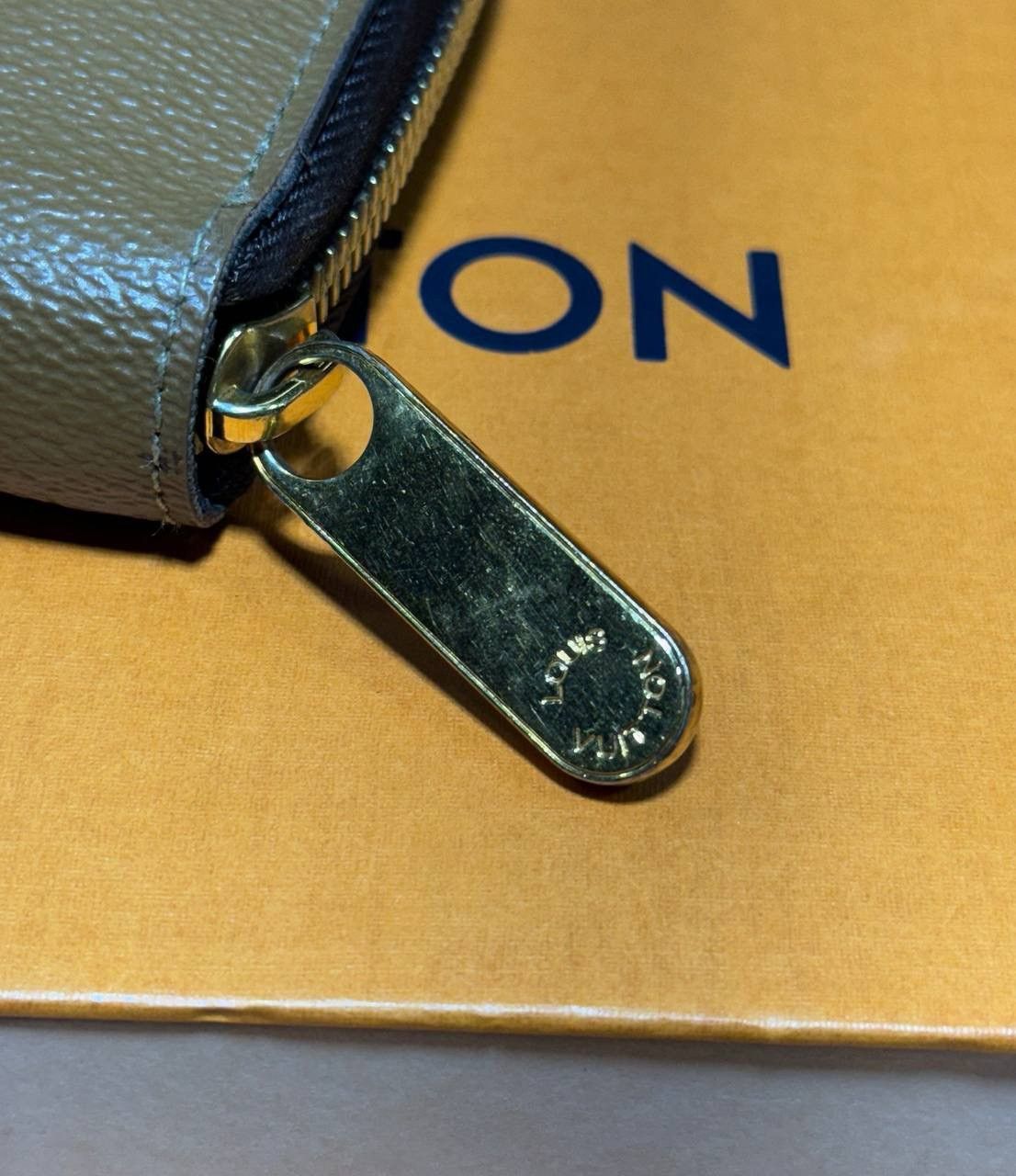 Louis Vuitton Authentic Louis Vuitton Zippy Wallet Giant Monogram M69353 Size ONE SIZE - 7 Thumbnail