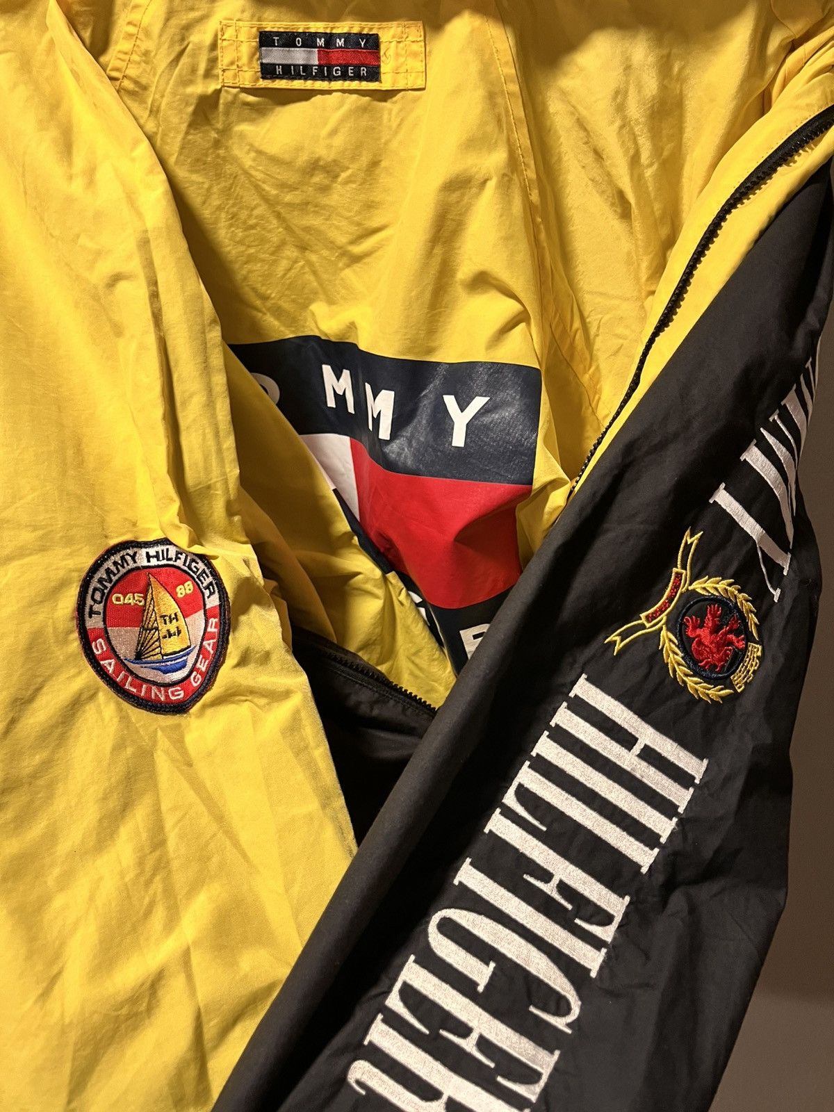 Tommy Hilfiger 90’s Vintage Tommy Hilfiger Rare Reversible Size US L / EU 52-54 / 3 - 4 Thumbnail