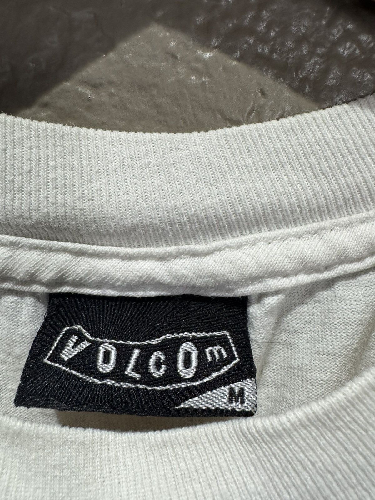 Volcom Vintage 2000s Y2k Volcom Cut off Tank Top Medium White Multi Size US M / EU 48-50 / 2 - 3 Thumbnail