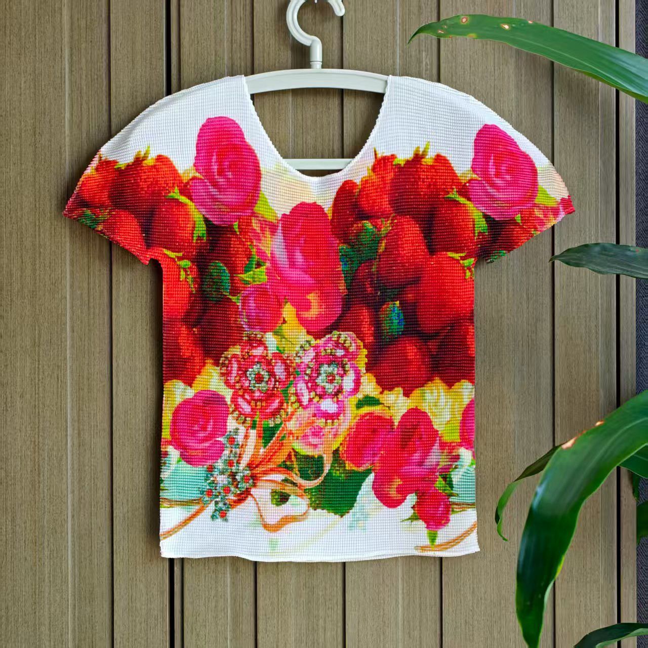 Issey Miyake Strawberry pleated top Size ONE SIZE - 1 Thumbnail