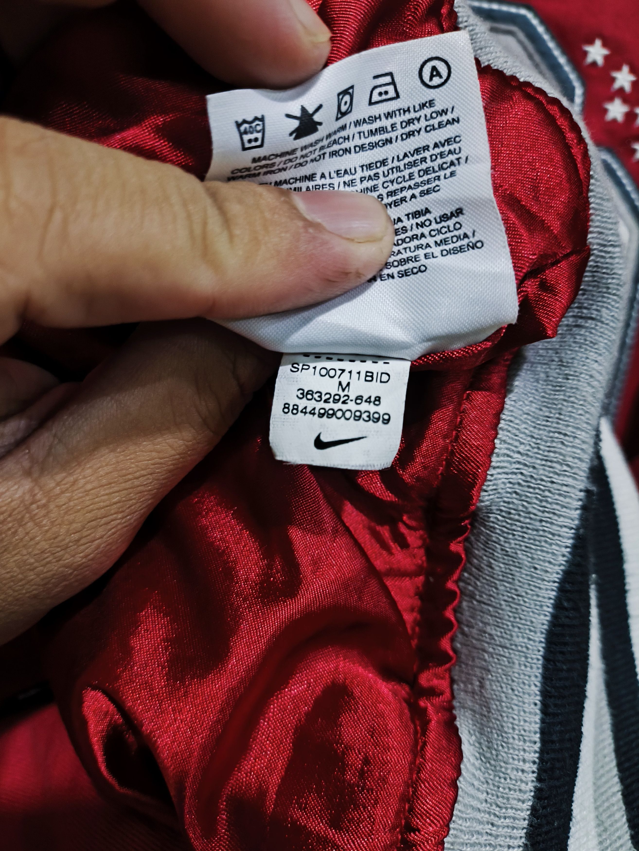 Nike Nike varsity limited edition Size US L / EU 52-54 / 3 - 9 Thumbnail