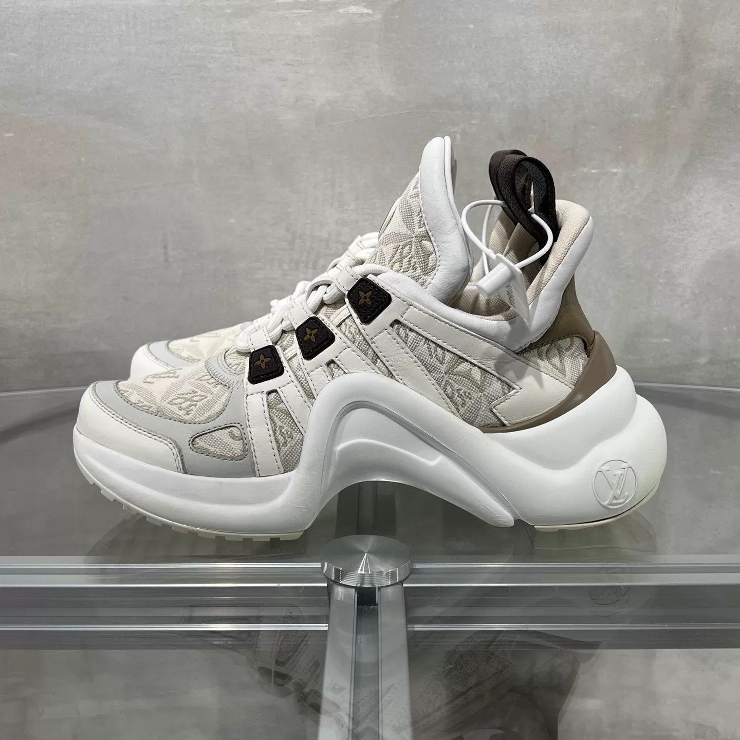 Louis Vuitton LV Archlight Monogram Print White Dad Sneakers 36 Size US 5.5 / IT 35.5 - 3 Thumbnail
