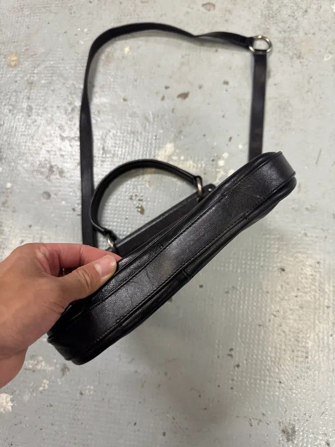 Yves Saint Laurent FW2002 Yves Saint Laurent Mombasa Black Leather Shoulder Bag by Tom Ford Size ONE SIZE - 7 Thumbnail