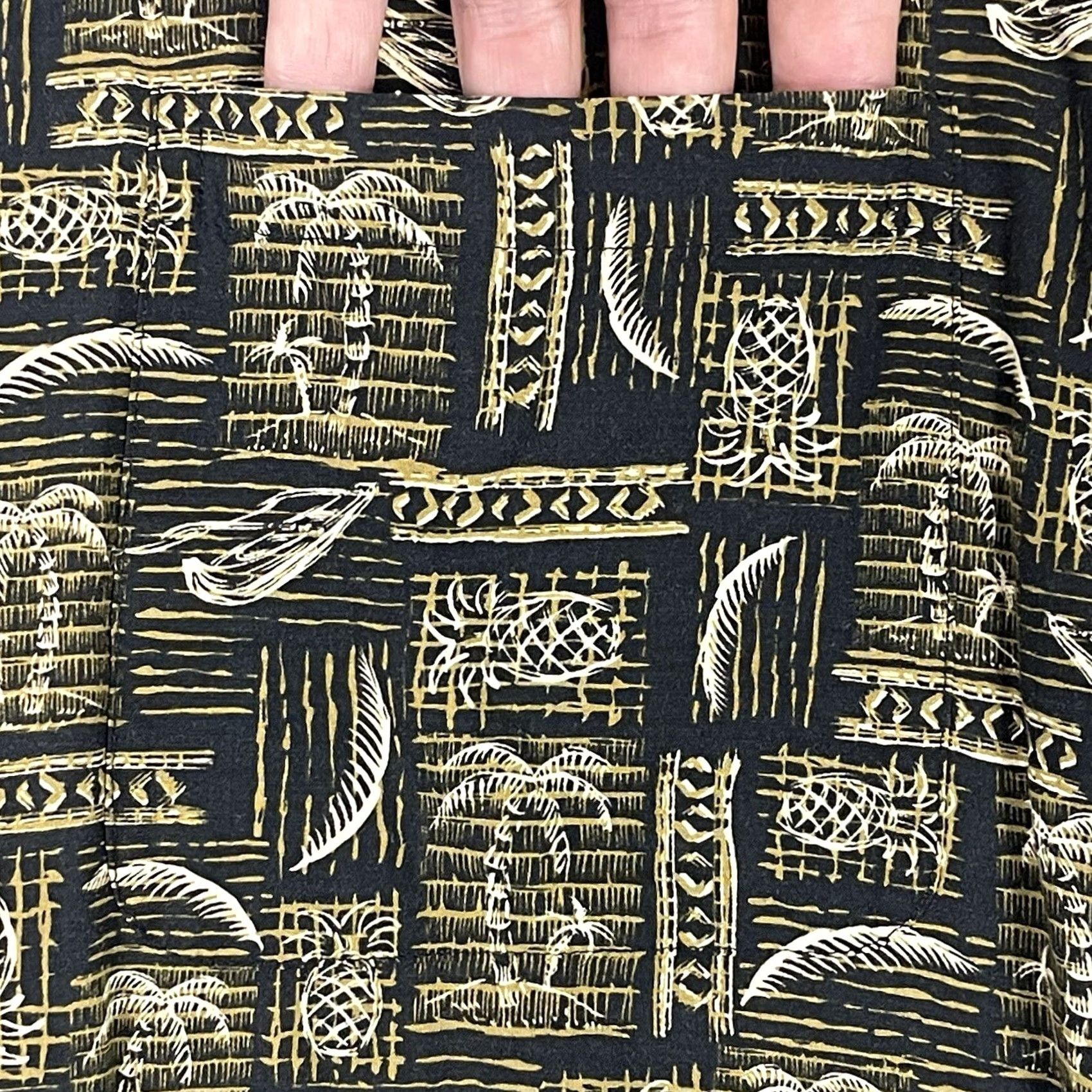 Reyn Spooner VINTAGE Reyn Spooner Shirt Men XL Black Floral Hawaiian Button-Up Adult Size US XL / EU 56 / 4 - 3 Thumbnail