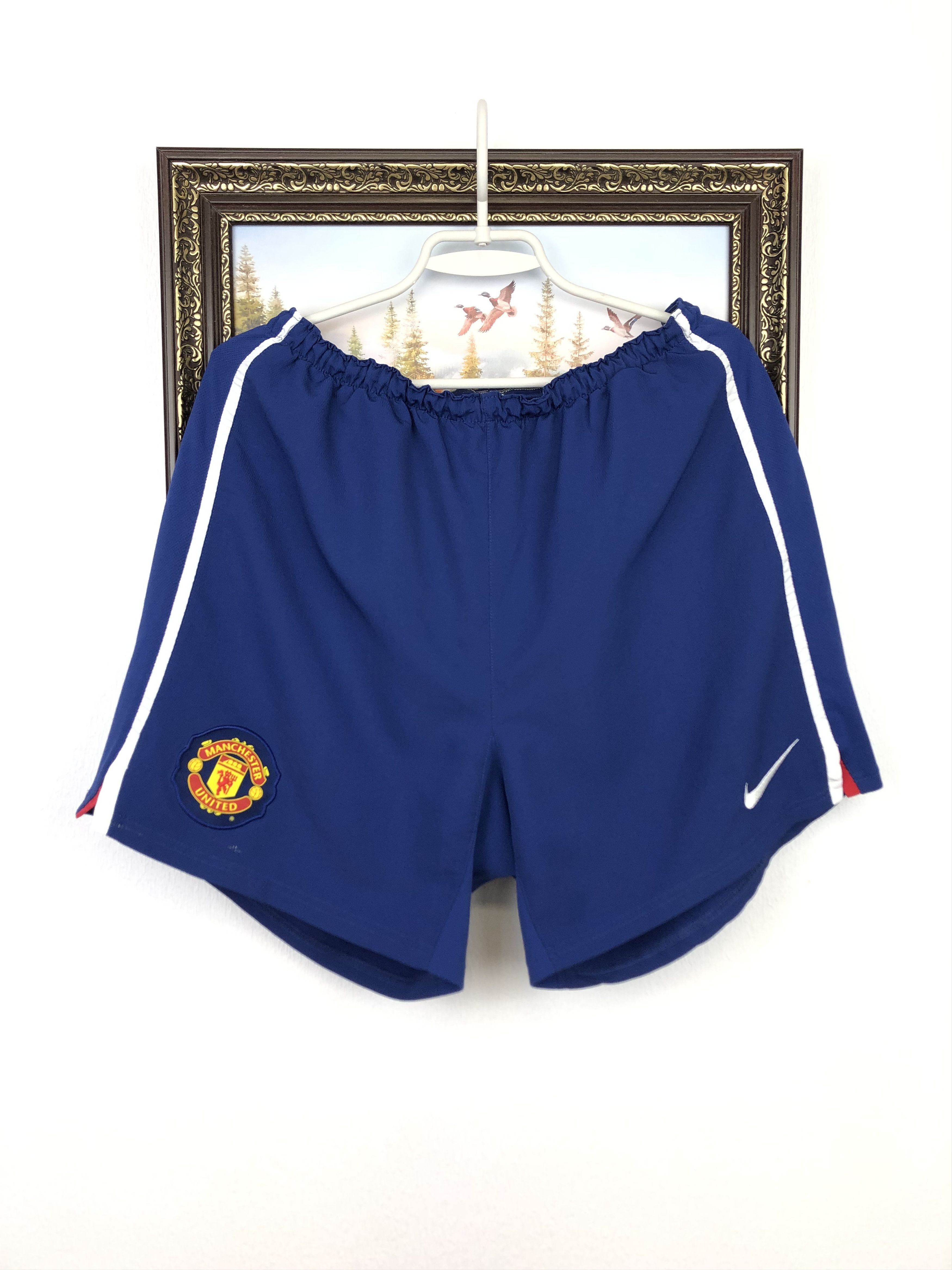Nike Vintage Nike Manchester United Football Shorts Track L Size US 34 / EU 50 - 1 Thumbnail