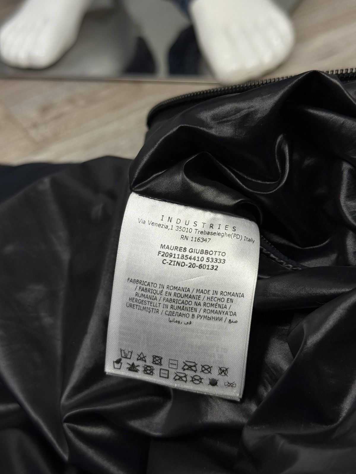 Moncler Moncler Puffer Jacket Nylon Maures Large Logo print moncler Size US L / EU 52-54 / 3 - 22 Thumbnail