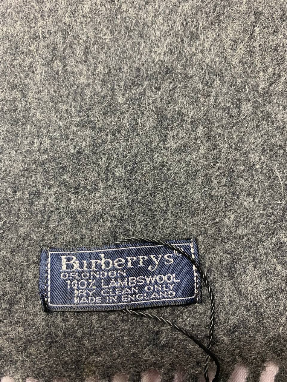 Burberry Burberrys Scarf / Muffler / Neckwear Size ONE SIZE - 6 Thumbnail