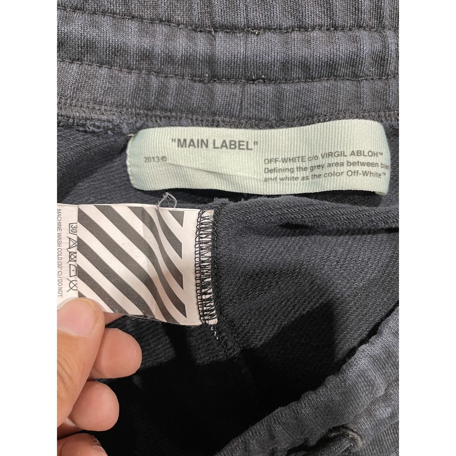 Off-White OFF-WHITE STRIPE LOGO SWEAT PANT SIZE XXL PREOWNED Size US 34 / EU 50 - 5 Thumbnail