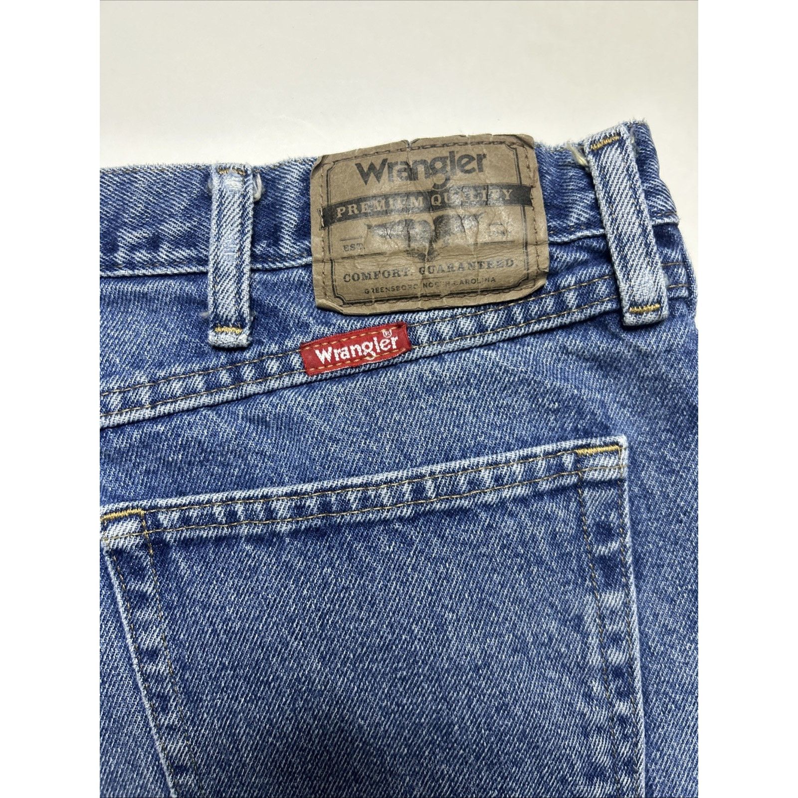 Wrangler Wrangler Jeans Authentic Straight Leg Men Size 40x28 Size US 40 / EU 56 - 8 Thumbnail