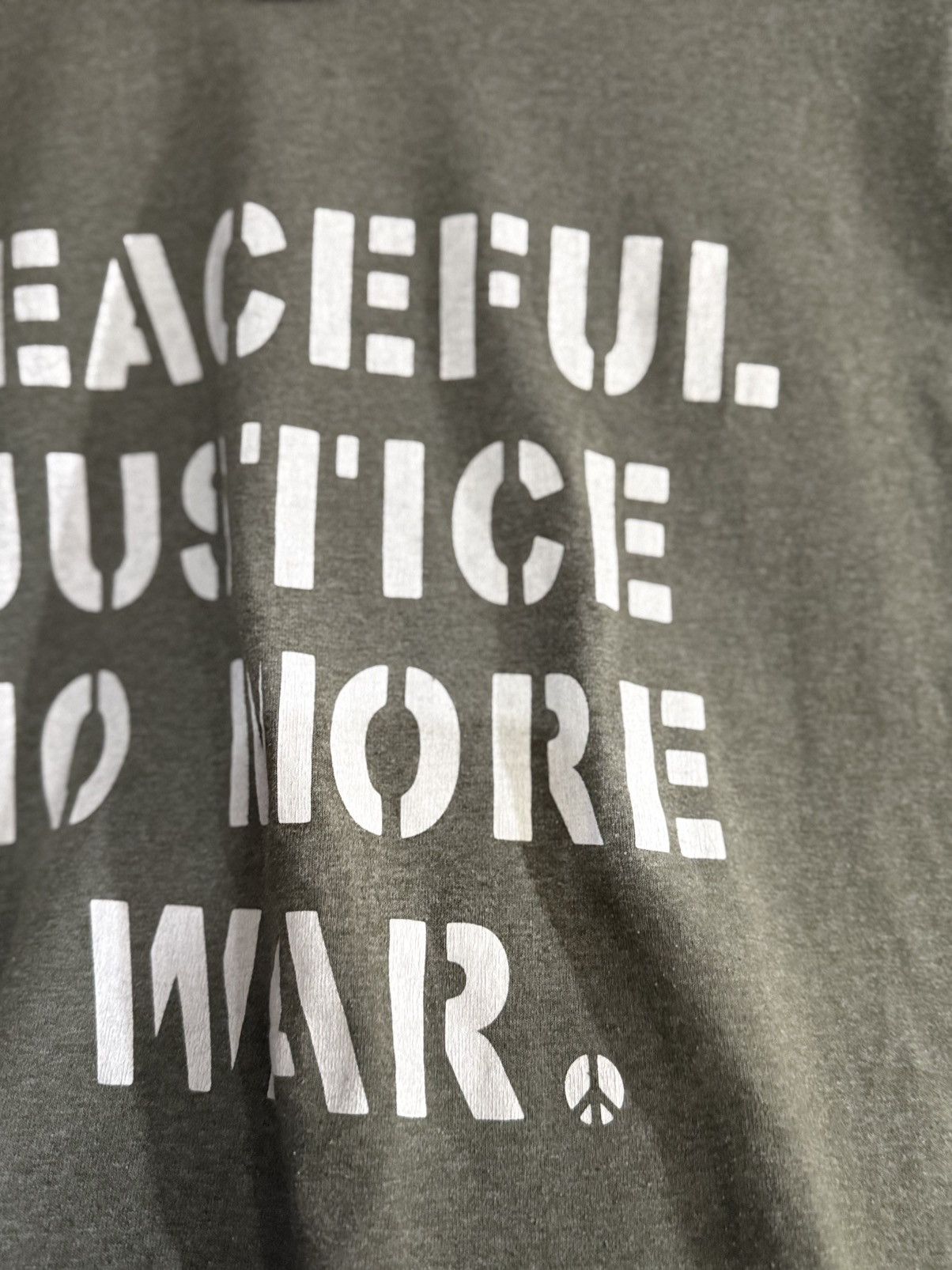 Army Of Me Vintage 90s Peaceful Justice No More War Wording Tee Size US L / EU 52-54 / 3 - 5 Thumbnail