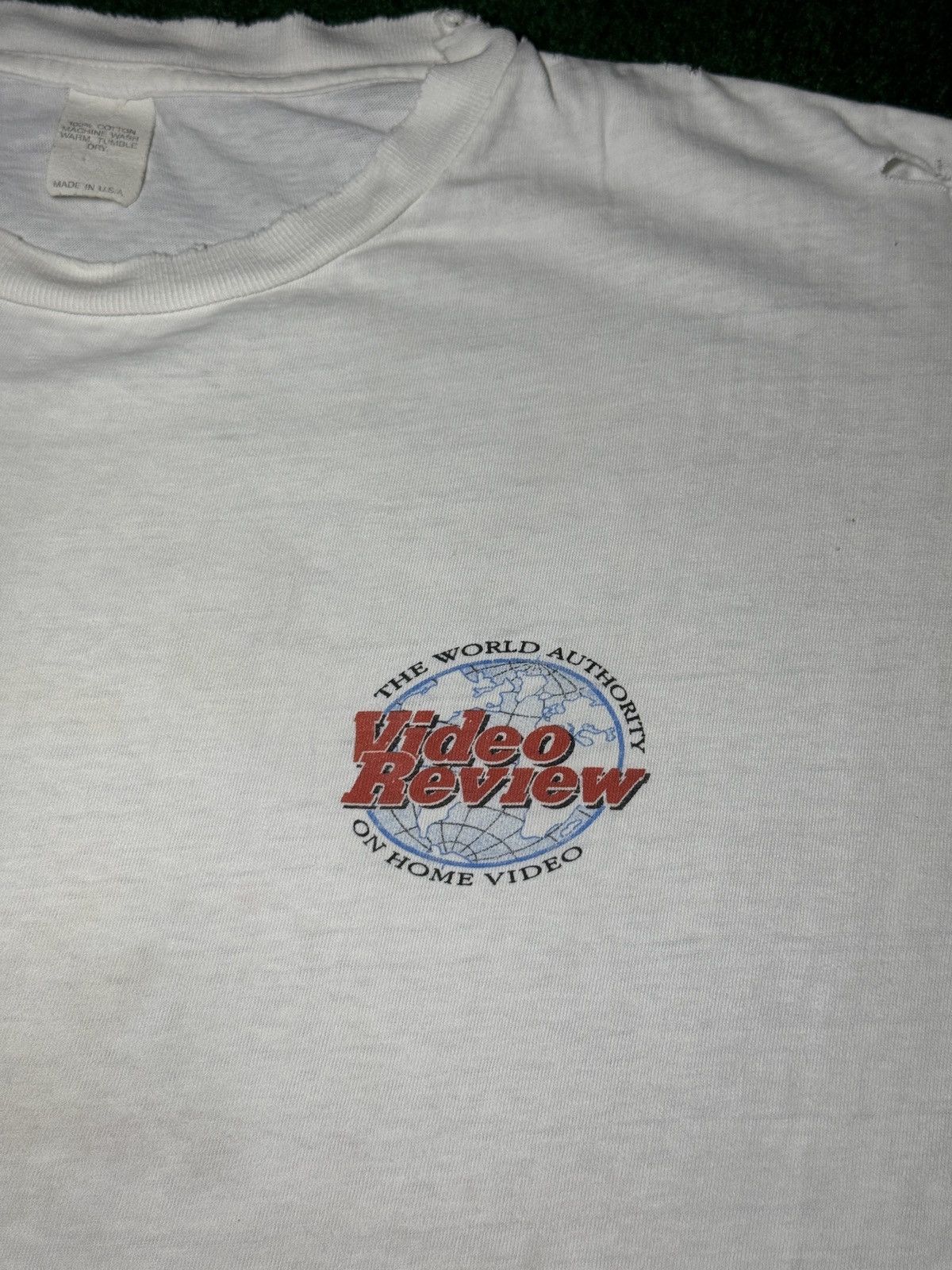 Vintage Vtg 90s World Authority VHS Movie Review Boxy T Shirt Size US L / EU 52-54 / 3 - 2 Thumbnail