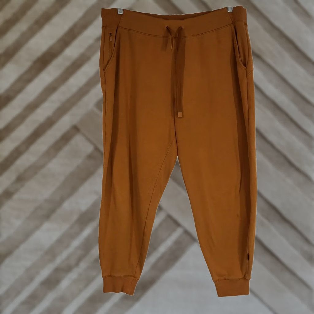 Athleta Athleta Triumph Jogger Spiced Ochre Orange Fleece Sweatpants Plus Size 1X Womens Size 40" / US 18 - 1 Thumbnail
