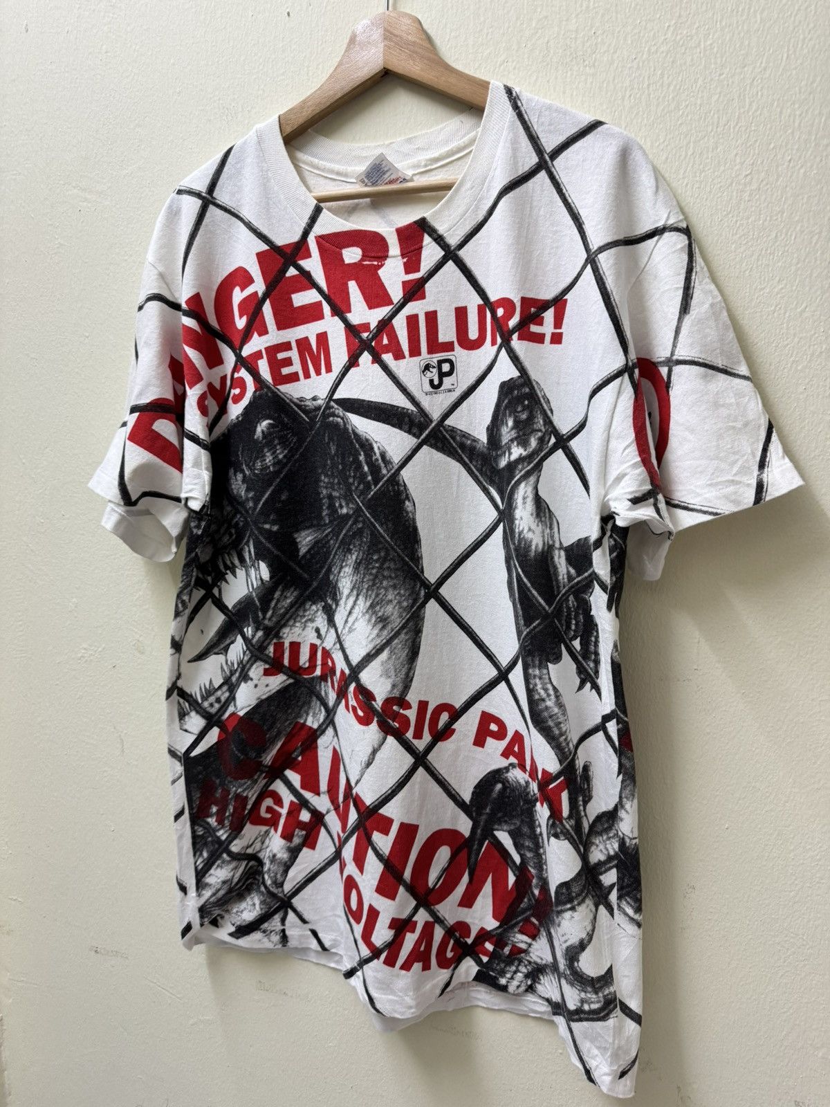 Vintage vintage 1993 Jurassic Park all-over print movie T-shirt Size US L / EU 52-54 / 3 - 10 Thumbnail