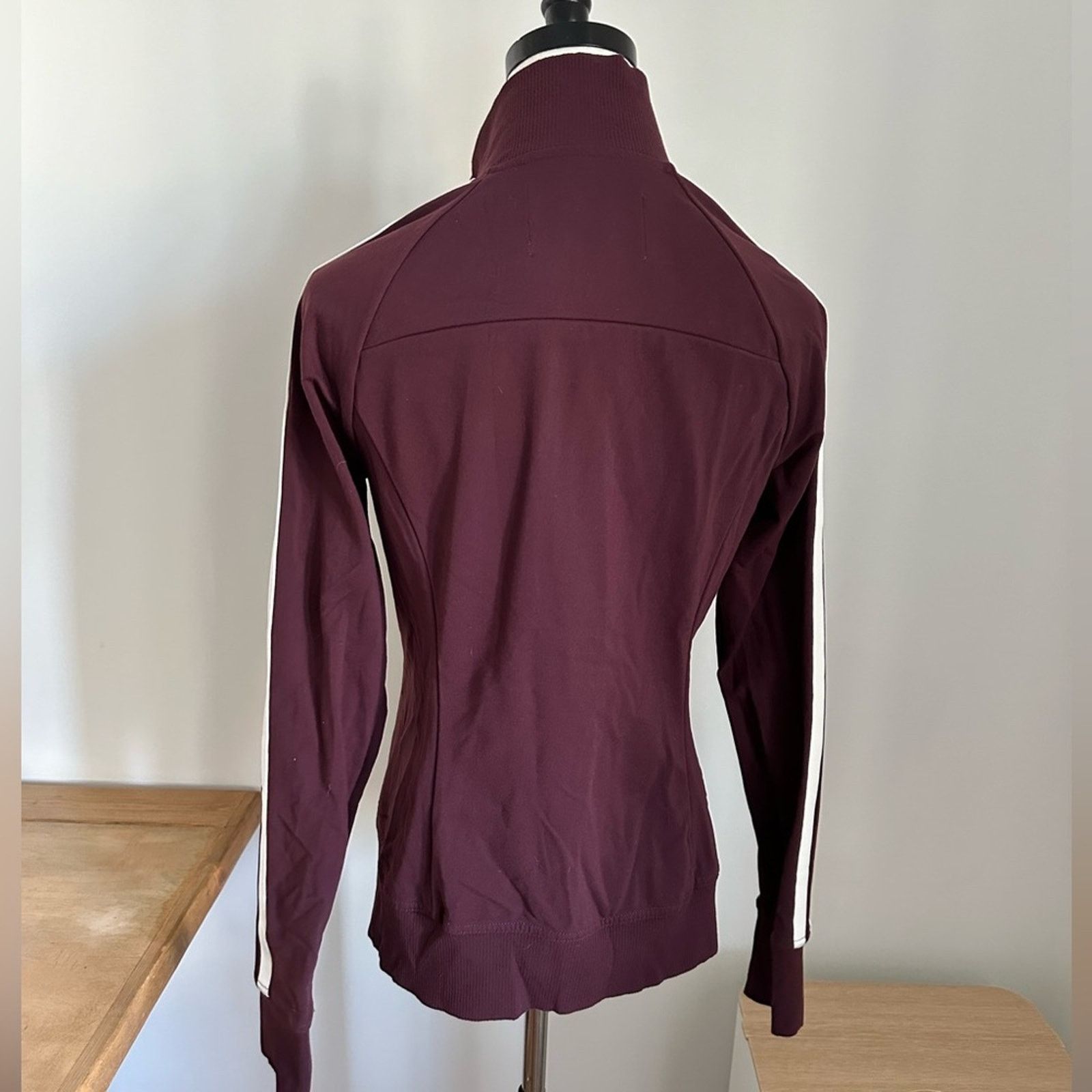 Athleta Athleta Circa Track Jacket in burgundy with White Stripes. S Size S / US 4 / IT 40 - 7 Thumbnail