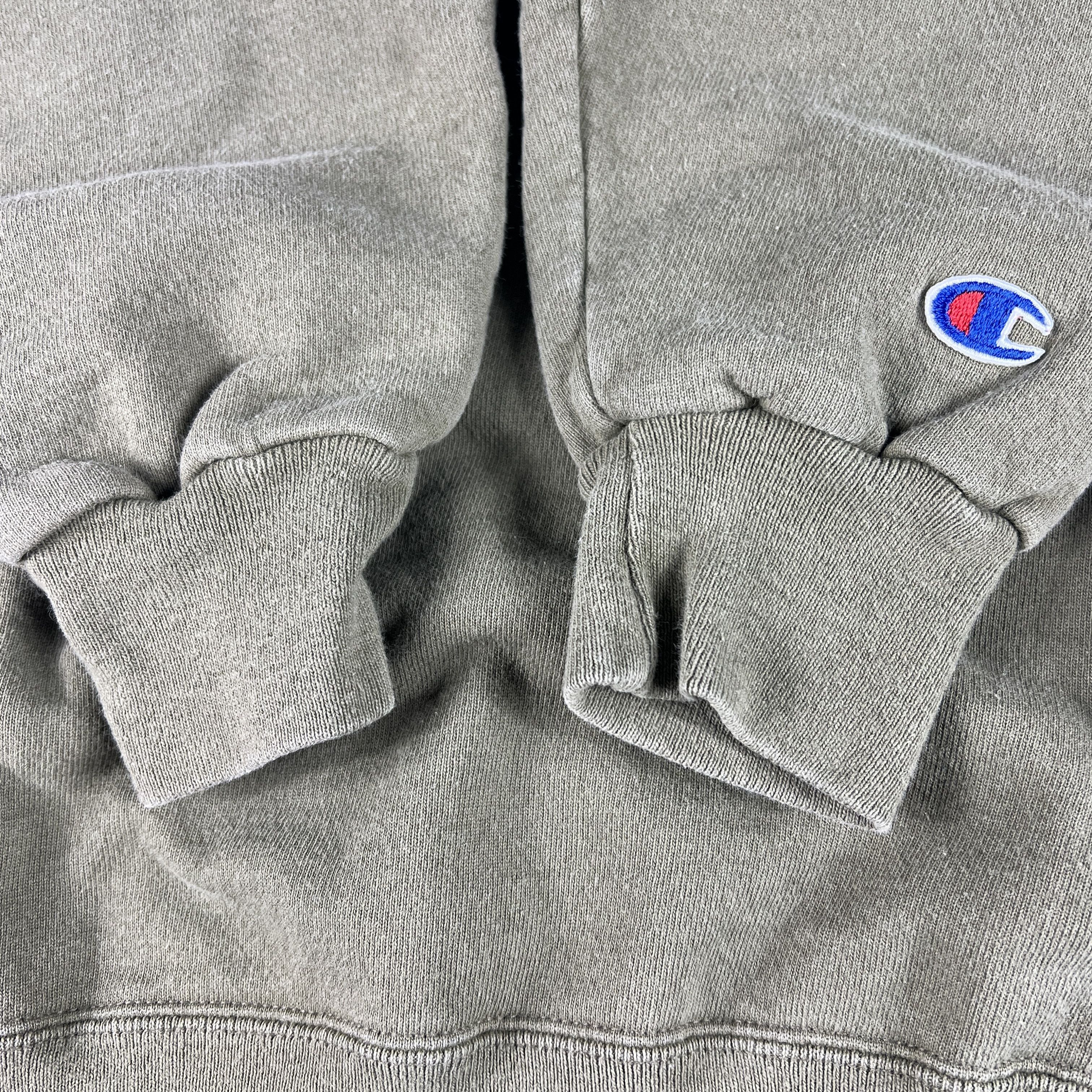 Champion Y2K Champion Sweatshirt Faded Embroidered Logo Crewneck Size US M / EU 48-50 / 2 - 4 Thumbnail