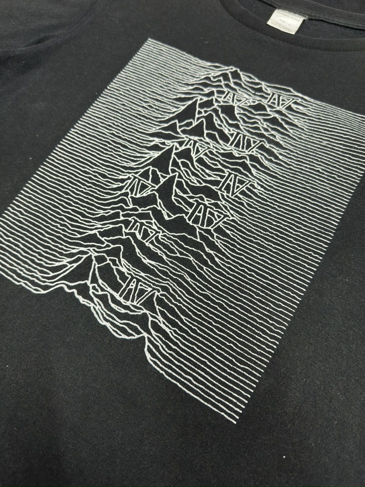 Joy Division × Number (N)ine × Takahiromiyashita The Soloist. S/S 01 Number (N)ine Joy Division Unknown Pleasures Tshirt Size US M / EU 48-50 / 2 - 6 Thumbnail