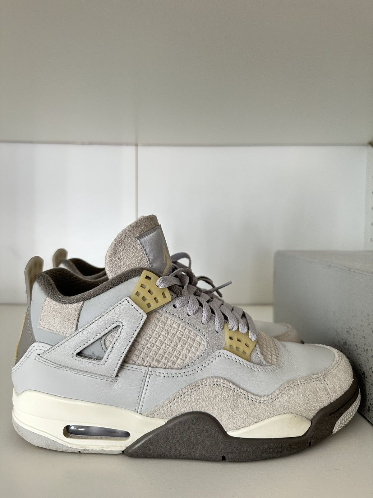 Jordan Brand Jordan 4 Retro SE Photon Dust/Pale Vanilla Size US 8 / EU 41 - 2 Thumbnail