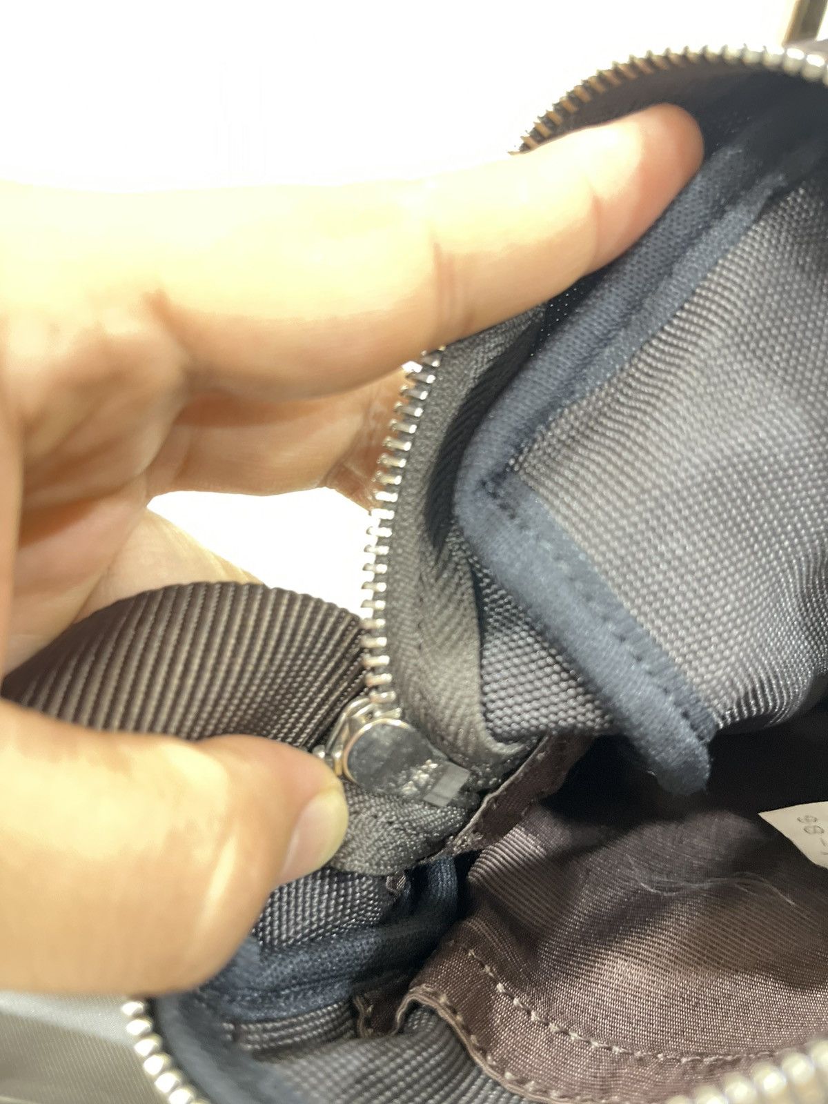 Yohji Yamamoto YSaccs Yohji Yamamoto Crosbody Leather Mini Sling Bag Size ONE SIZE - 9 Thumbnail