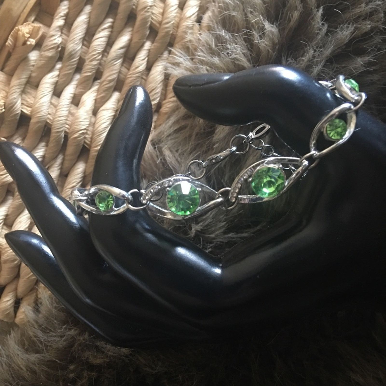 Vintage Vintage green faceted glass silver plated bracelet Size ONE SIZE - 1 Thumbnail